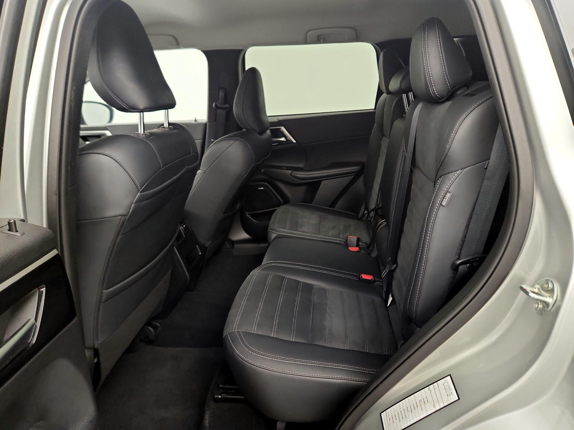 Thumbnail: 2025 Mitsubishi Outlander - 20