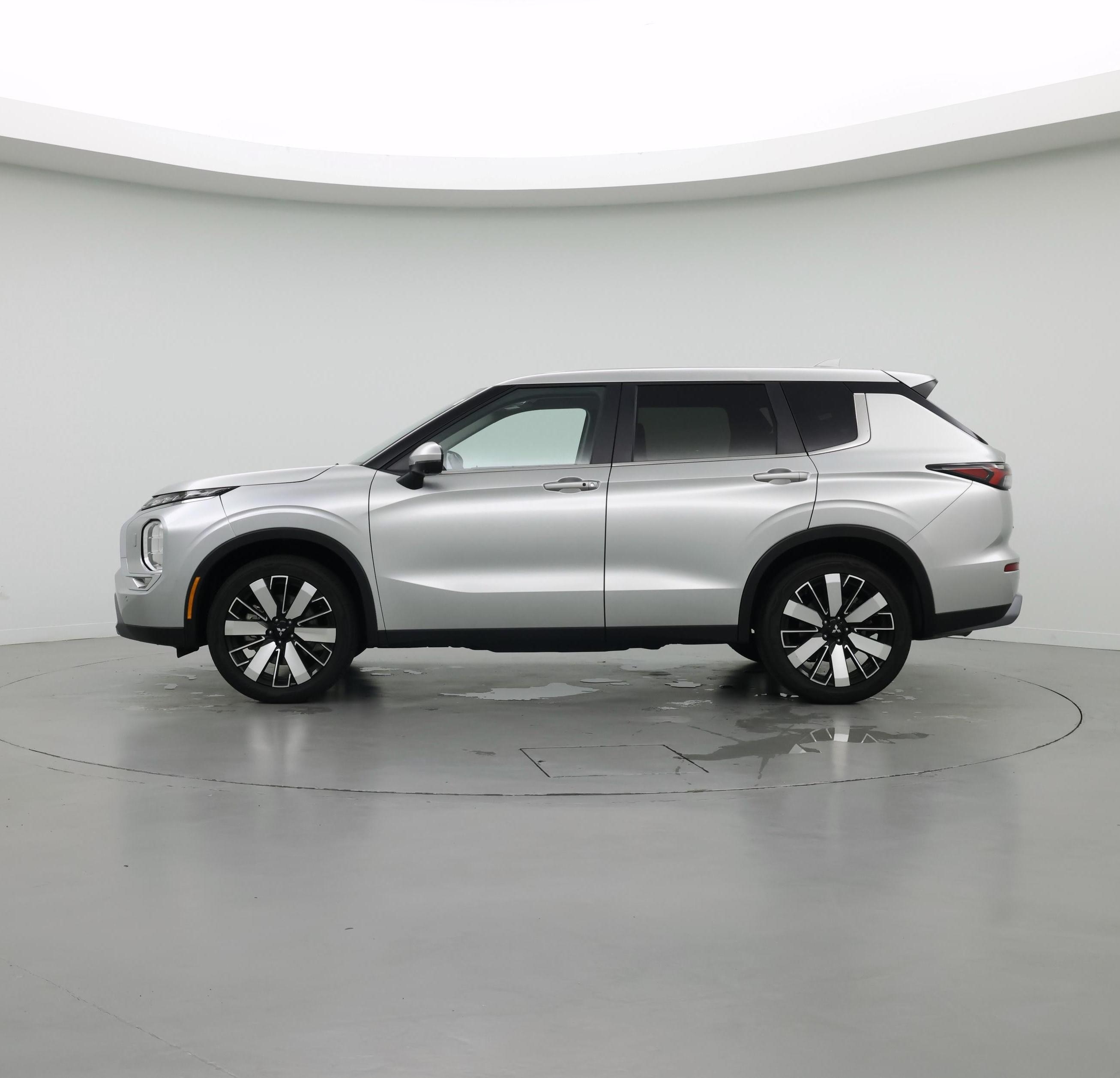 Thumbnail: 2025 Mitsubishi Outlander - 3