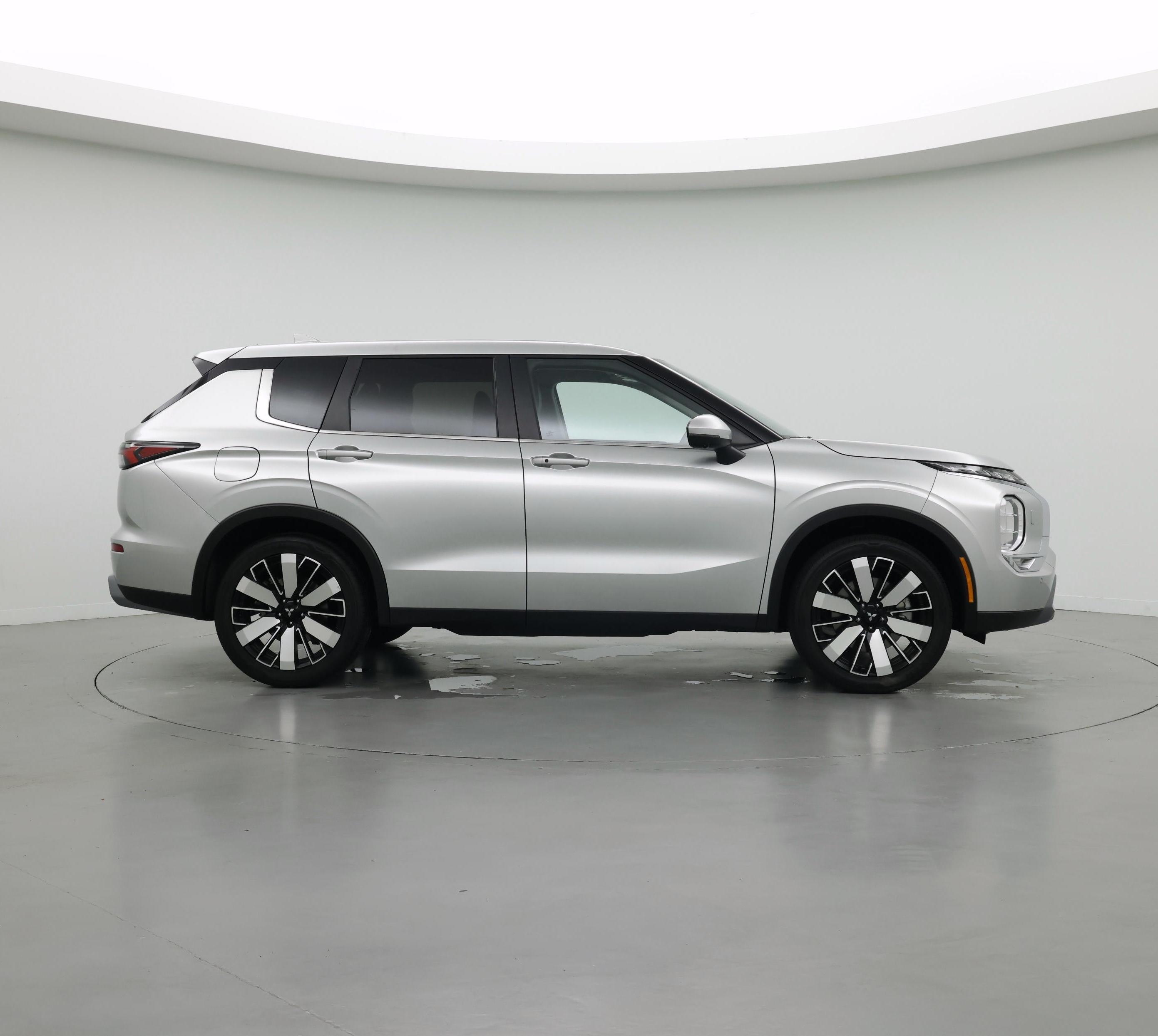 Thumbnail: 2025 Mitsubishi Outlander - 7