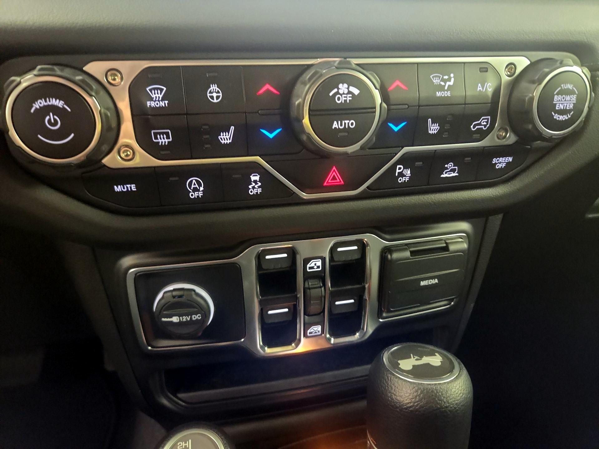 Thumbnail: 2024 Jeep Wrangler - 16
