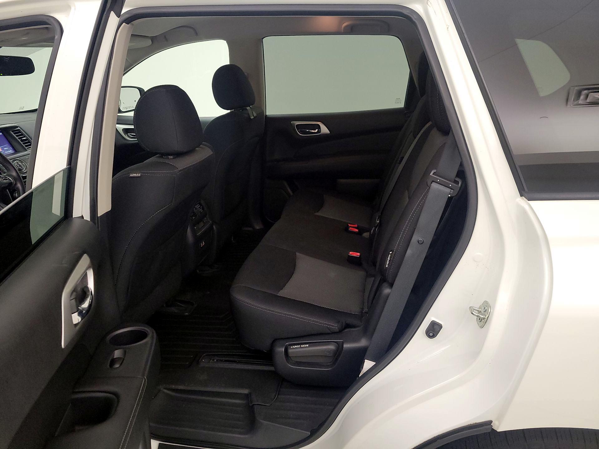 Thumbnail: 2020 Nissan Pathfinder - 19