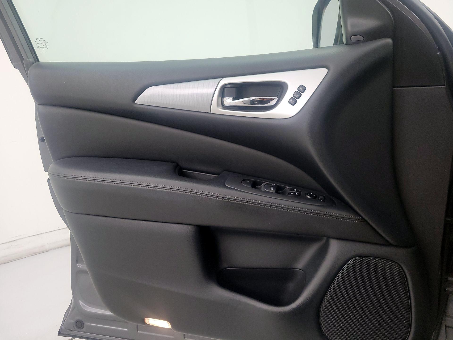 Thumbnail: 2019 Nissan Pathfinder - 12