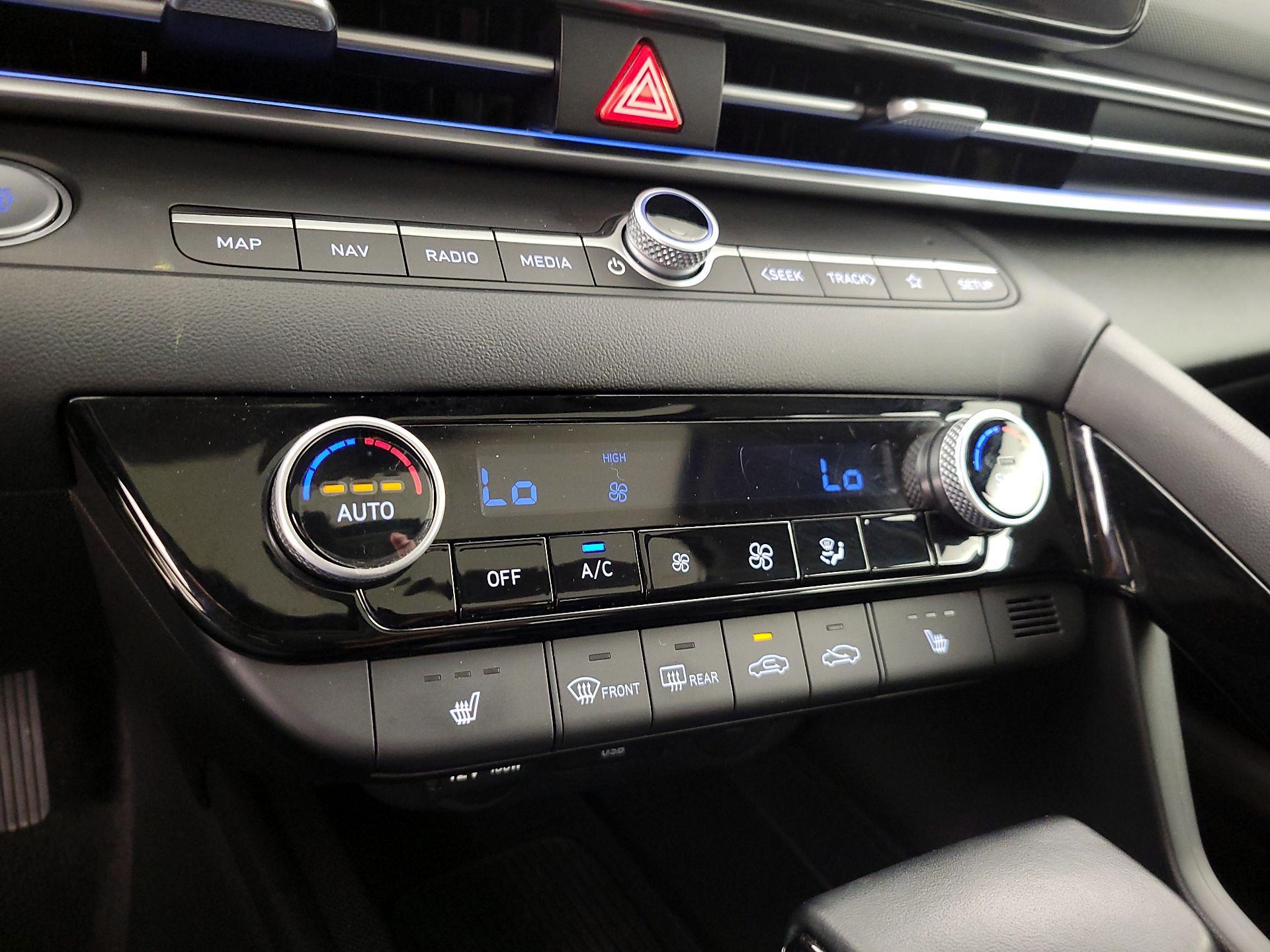 Thumbnail: 2025 Hyundai Elantra - 17