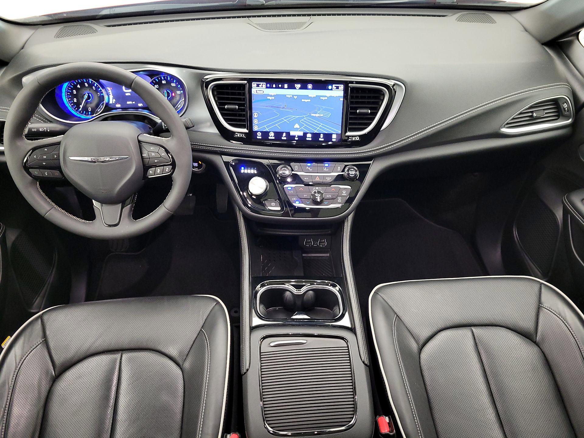 Thumbnail: 2025 Chrysler Pacifica - 9