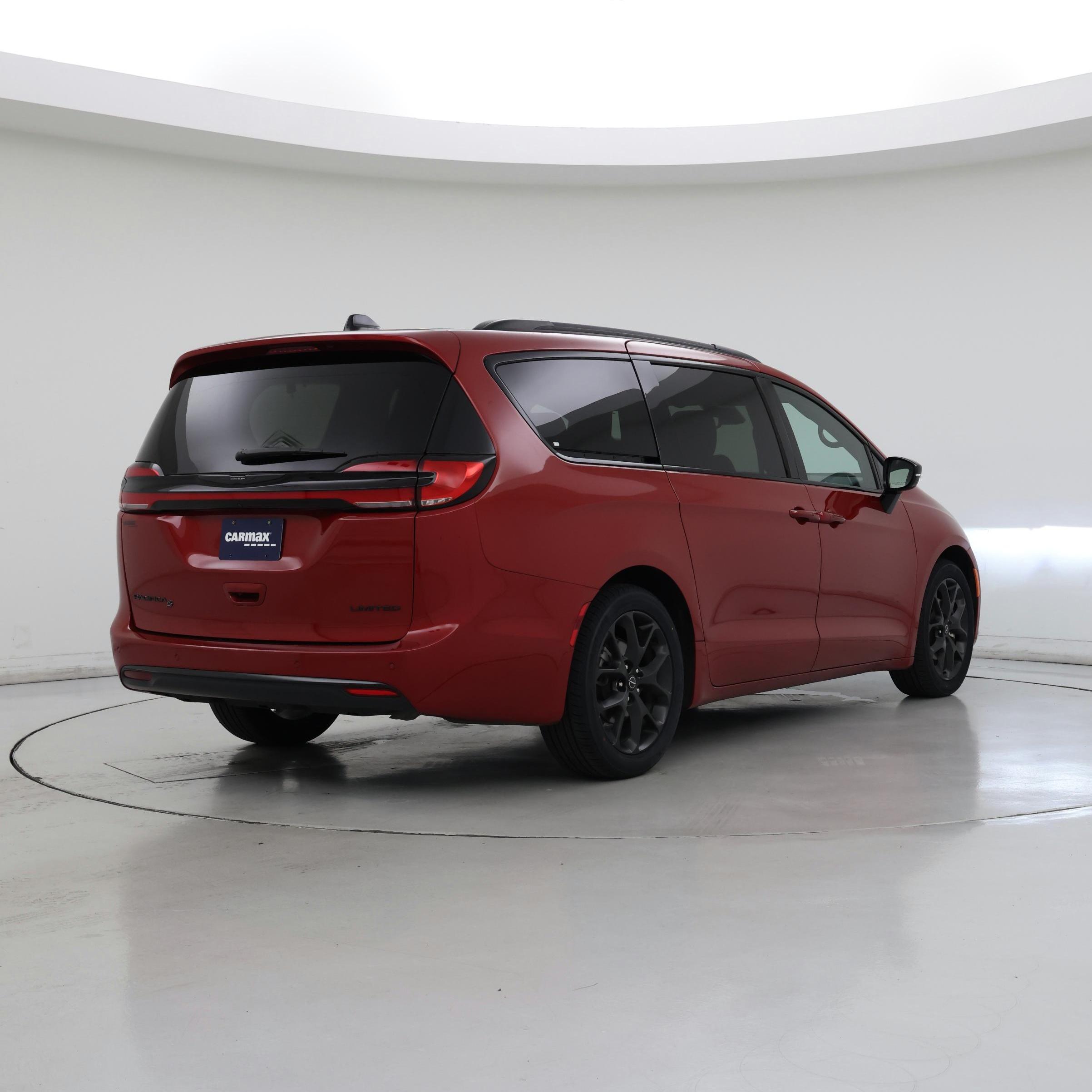Thumbnail: 2025 Chrysler Pacifica - 8