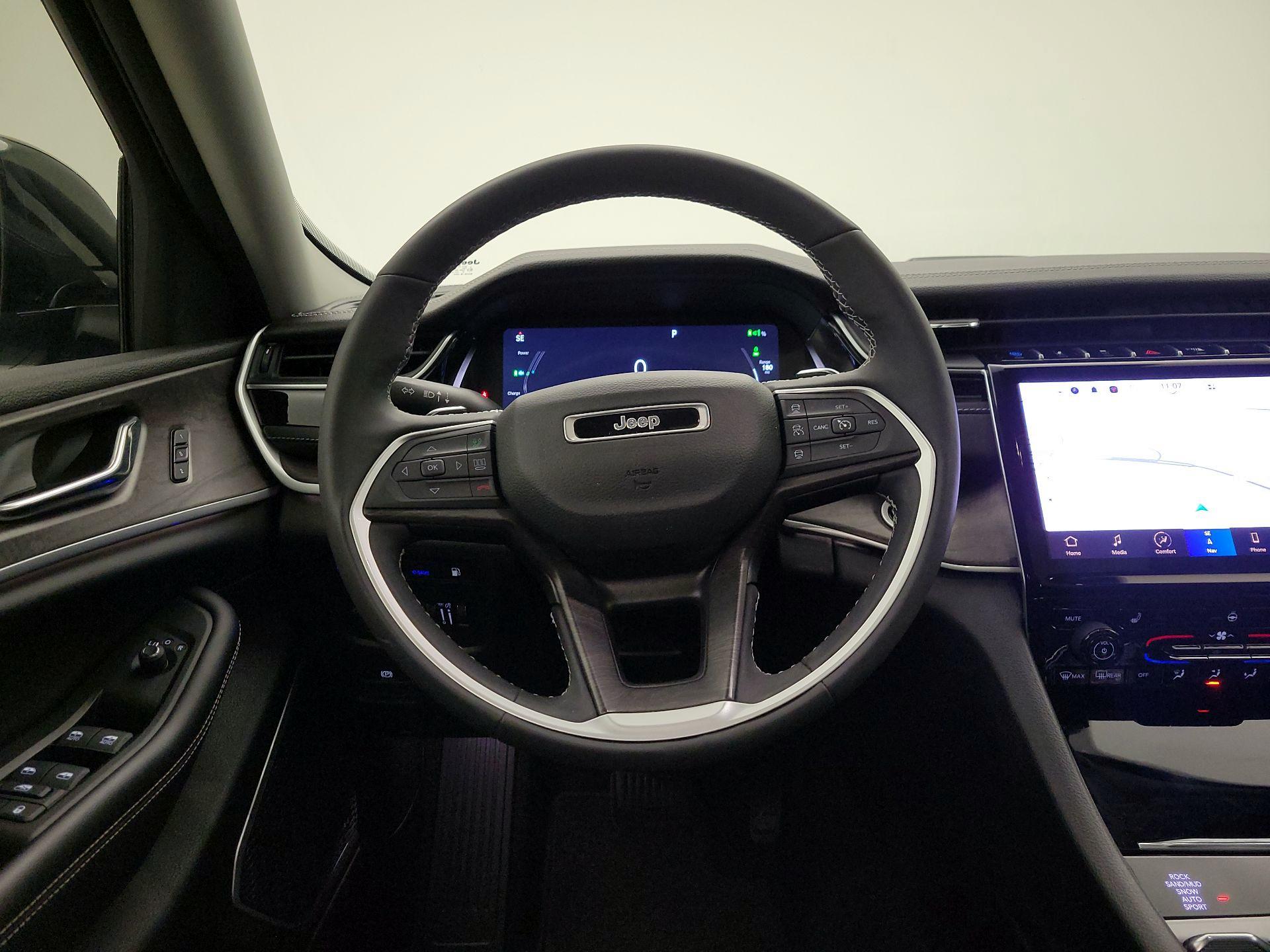 Thumbnail: 2024 Jeep Grand Cherokee - 10