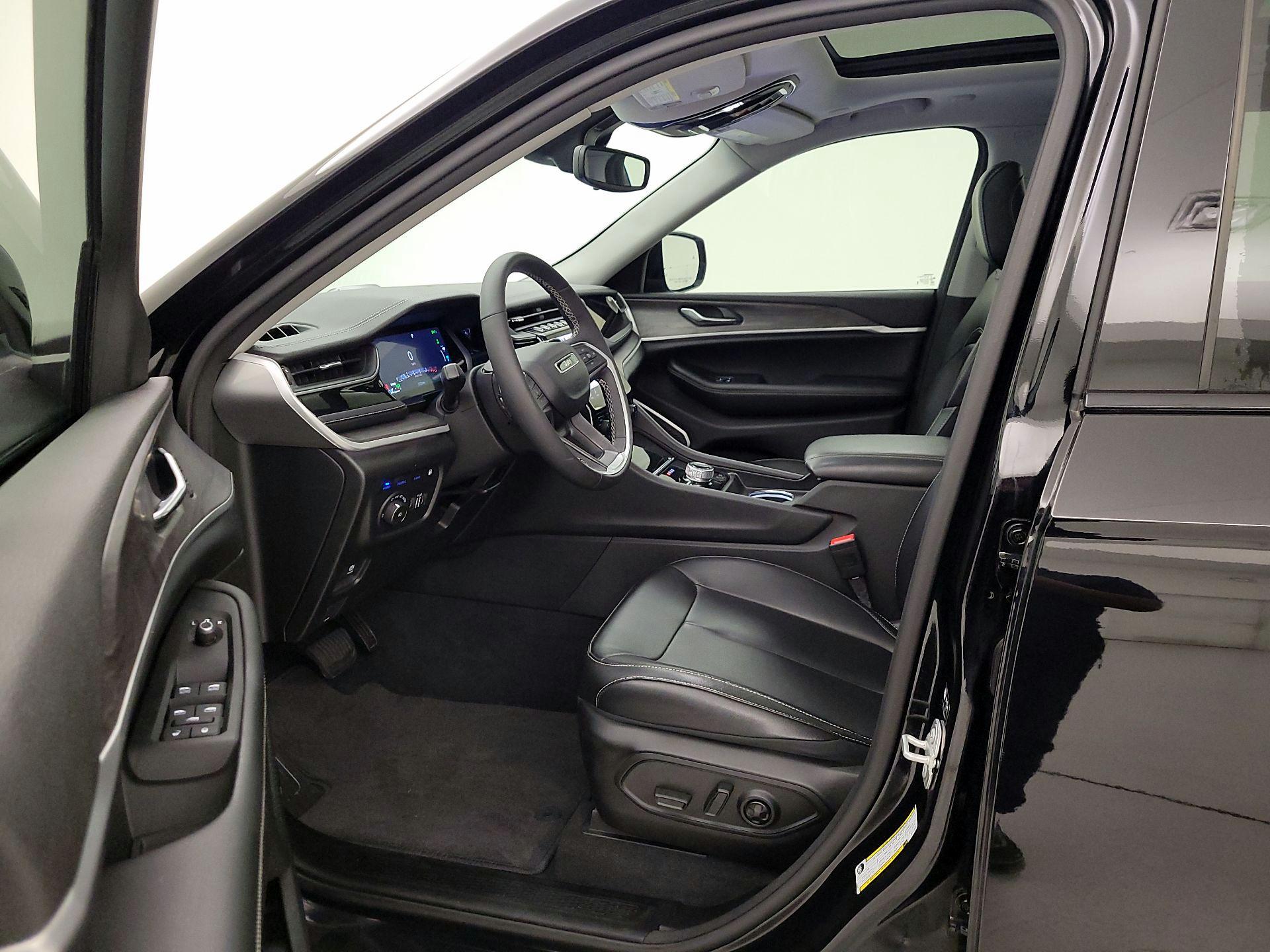 Thumbnail: 2024 Jeep Grand Cherokee - 11