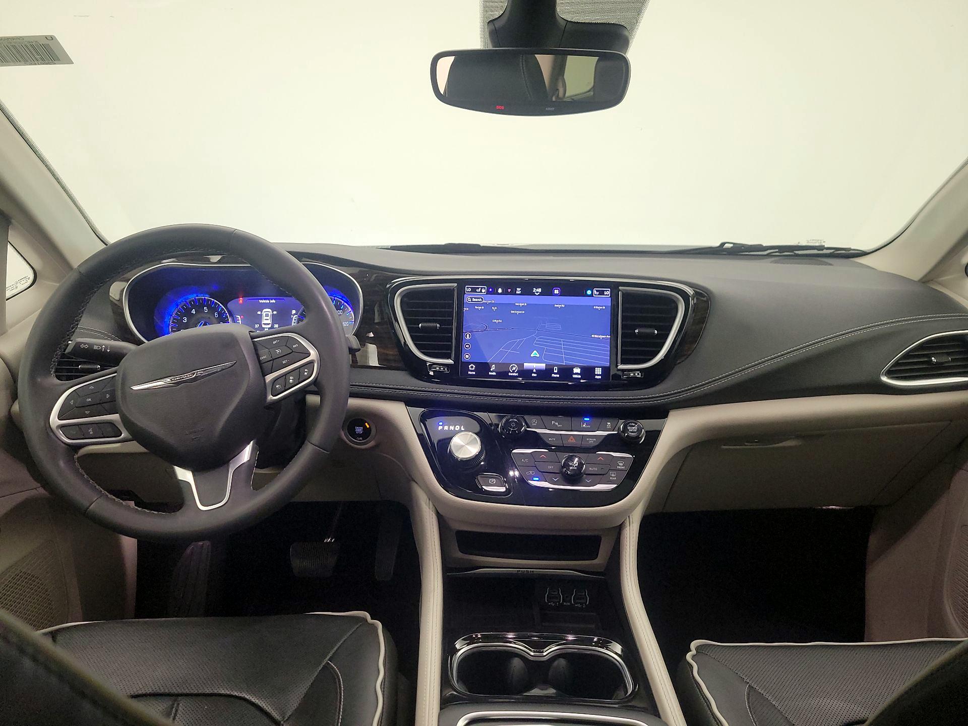 Thumbnail: 2023 Chrysler Pacifica - 9