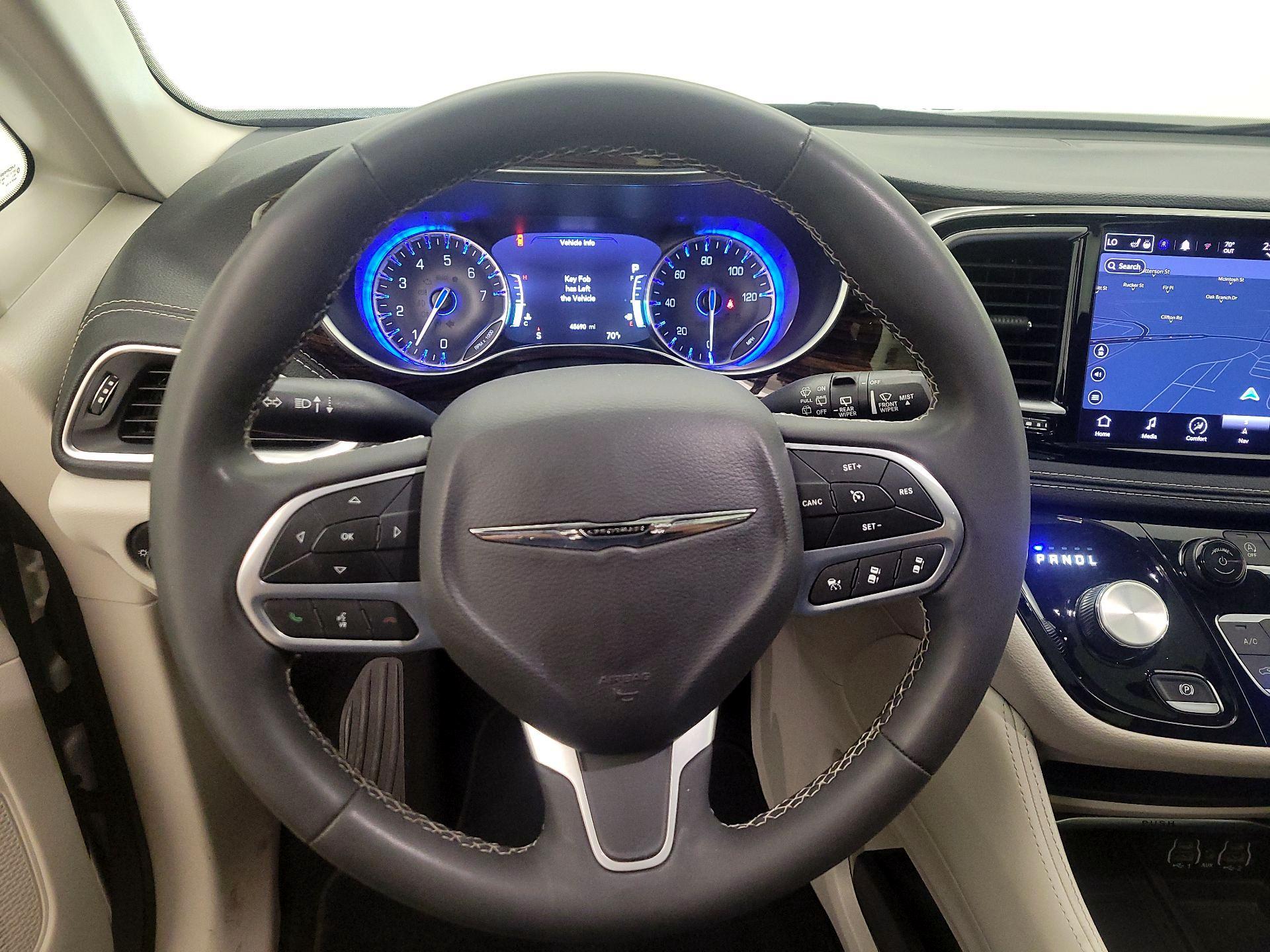 Thumbnail: 2023 Chrysler Pacifica - 10