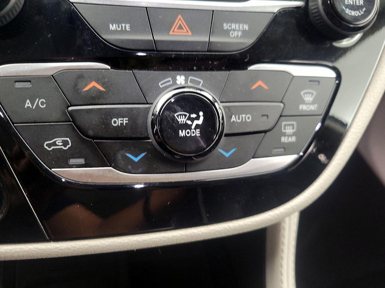 2023 Chrysler Pacifica Limited - Photo 18