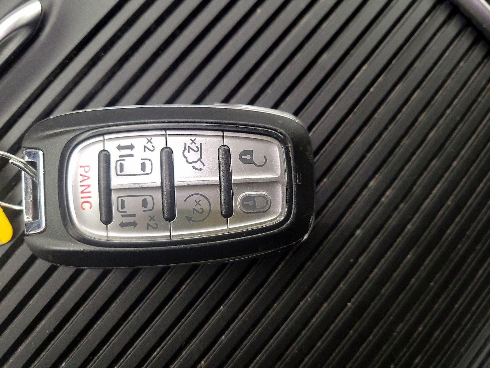 2023 Chrysler Pacifica Limited - Photo 27