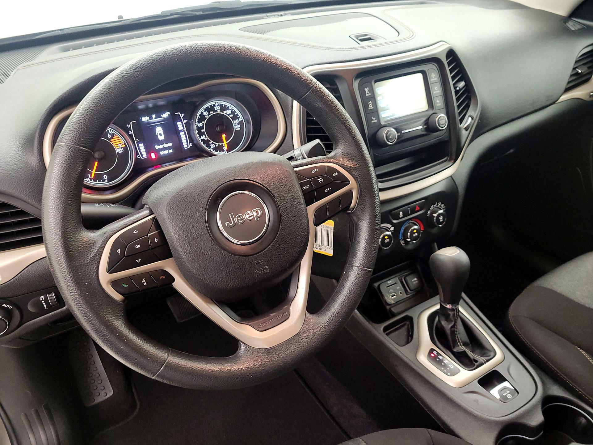 Thumbnail: 2018 Jeep Cherokee - 9