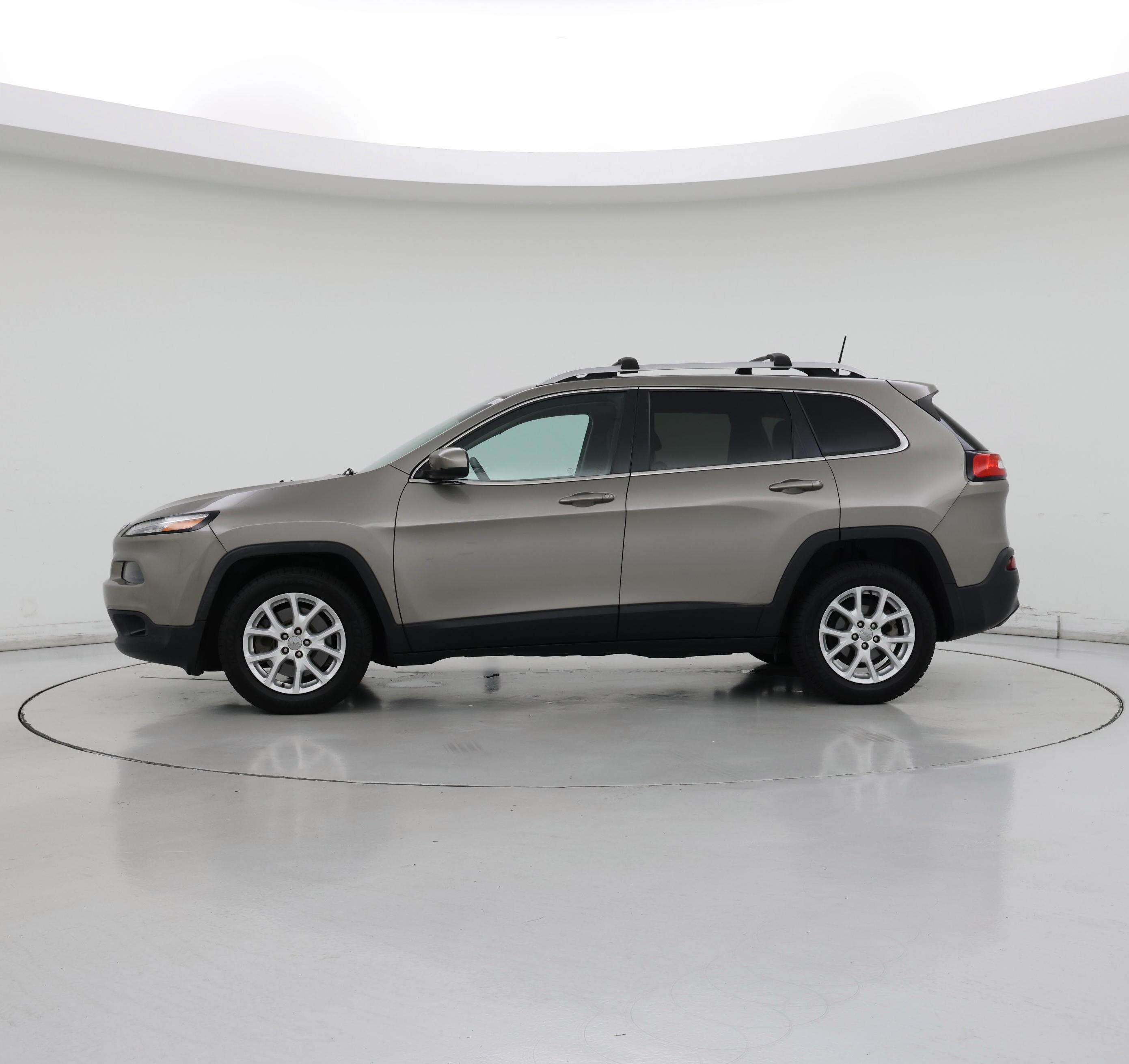 Thumbnail: 2018 Jeep Cherokee - 3