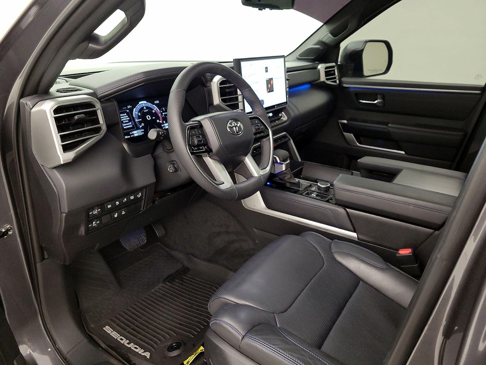 2024 Toyota Sequoia Platinum - Photo 12