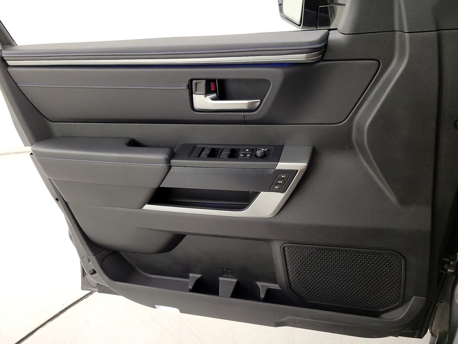 2024 Toyota Sequoia Platinum - Photo 13