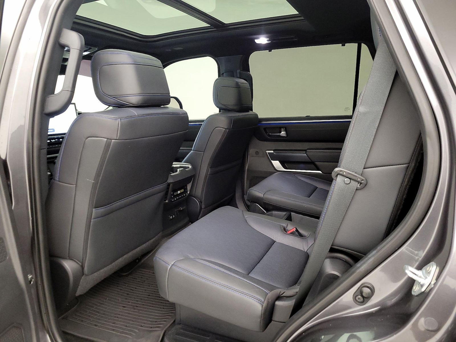 2024 Toyota Sequoia Platinum - Photo 21