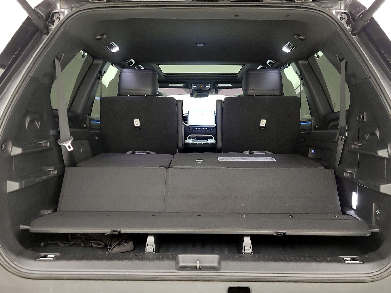 2024 Toyota Sequoia Platinum - Photo 24