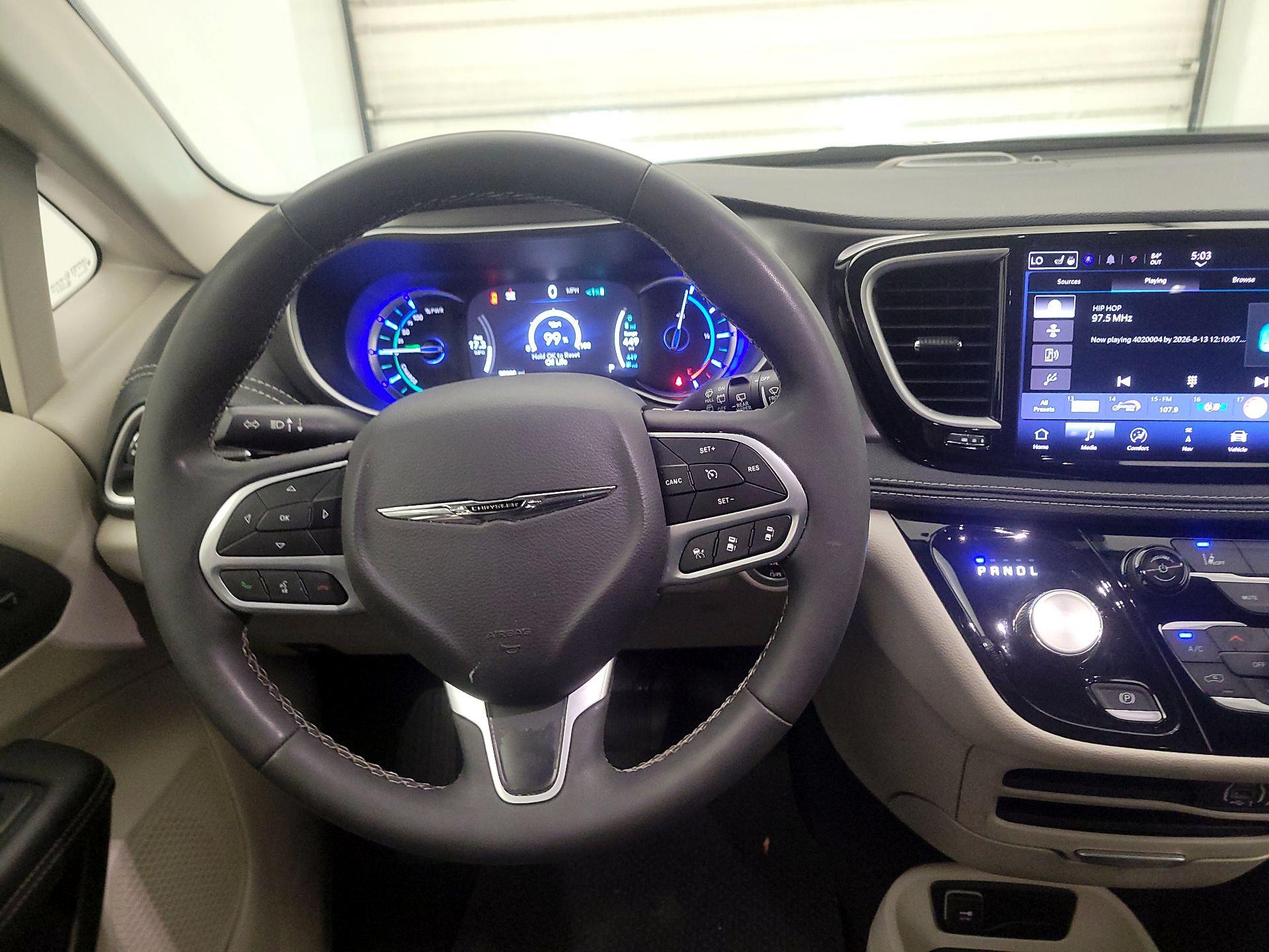 Thumbnail: 2024 Chrysler Pacifica - 10
