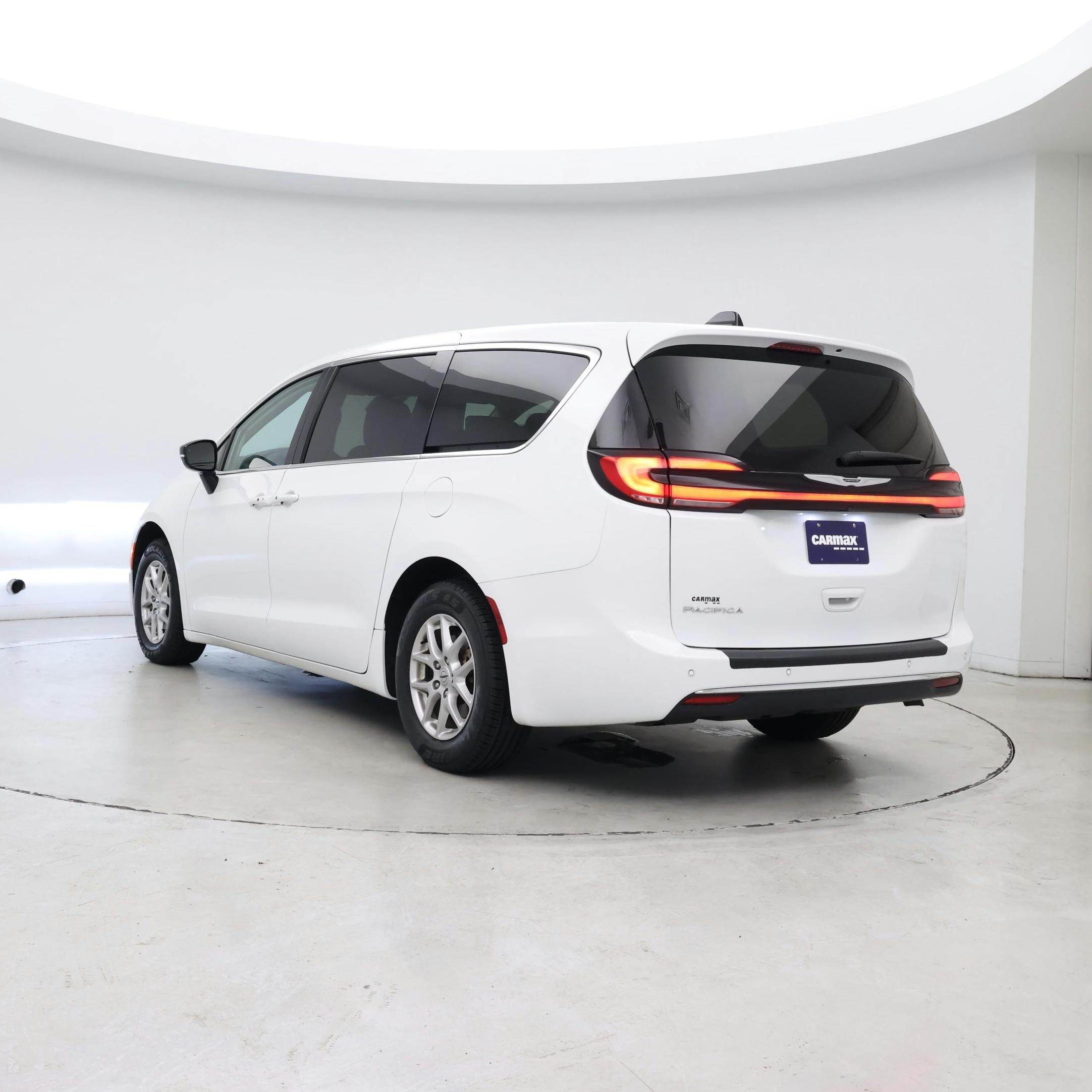 Thumbnail: 2024 Chrysler Pacifica - 2