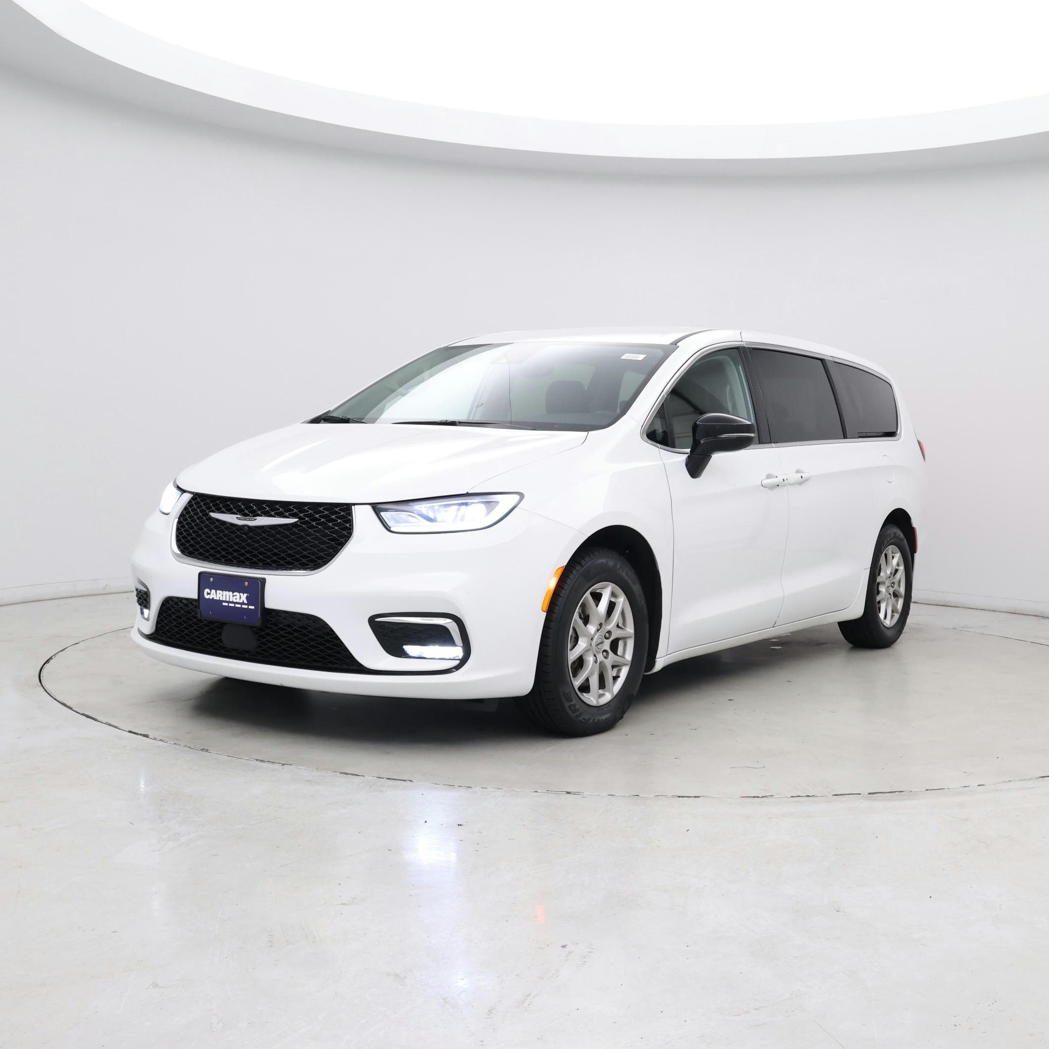 Thumbnail: 2024 Chrysler Pacifica - 4