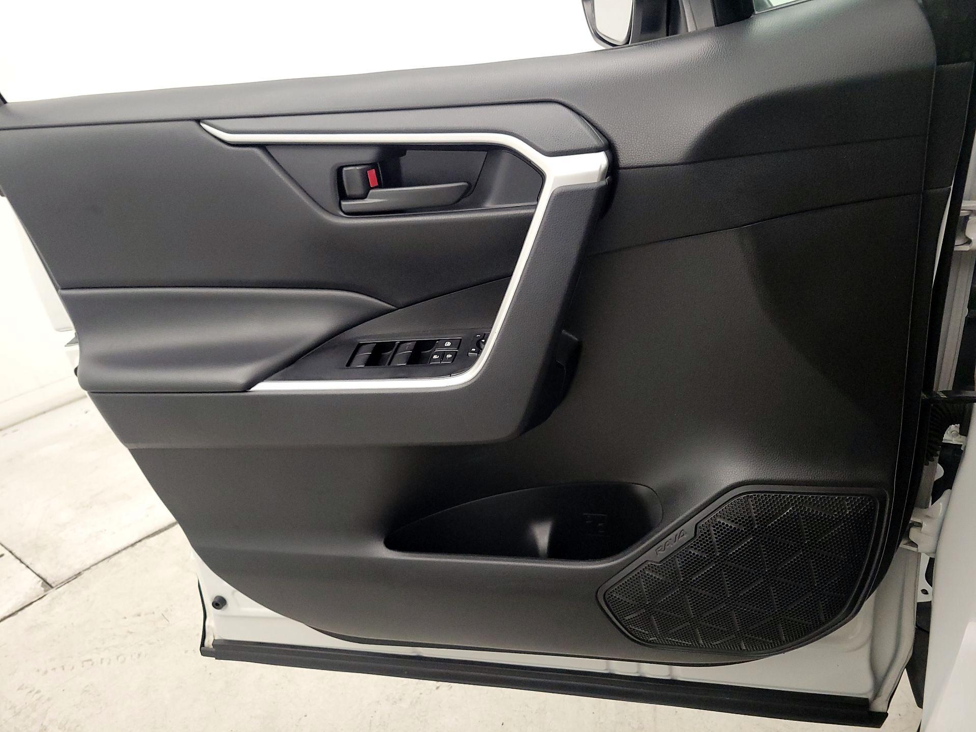 Thumbnail: 2025 Toyota RAV4 - 12