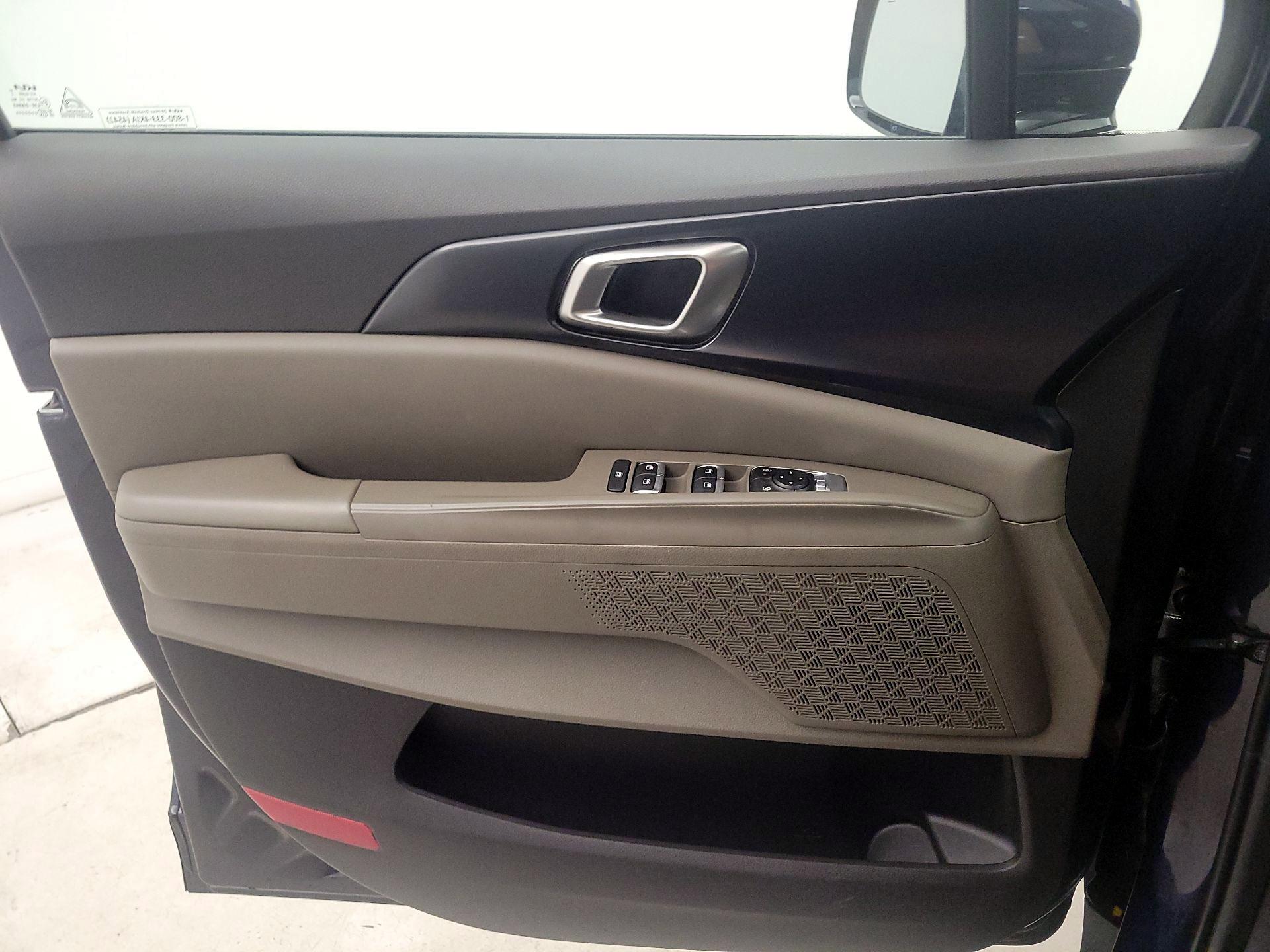 Thumbnail: 2025 Kia Carnival - 12