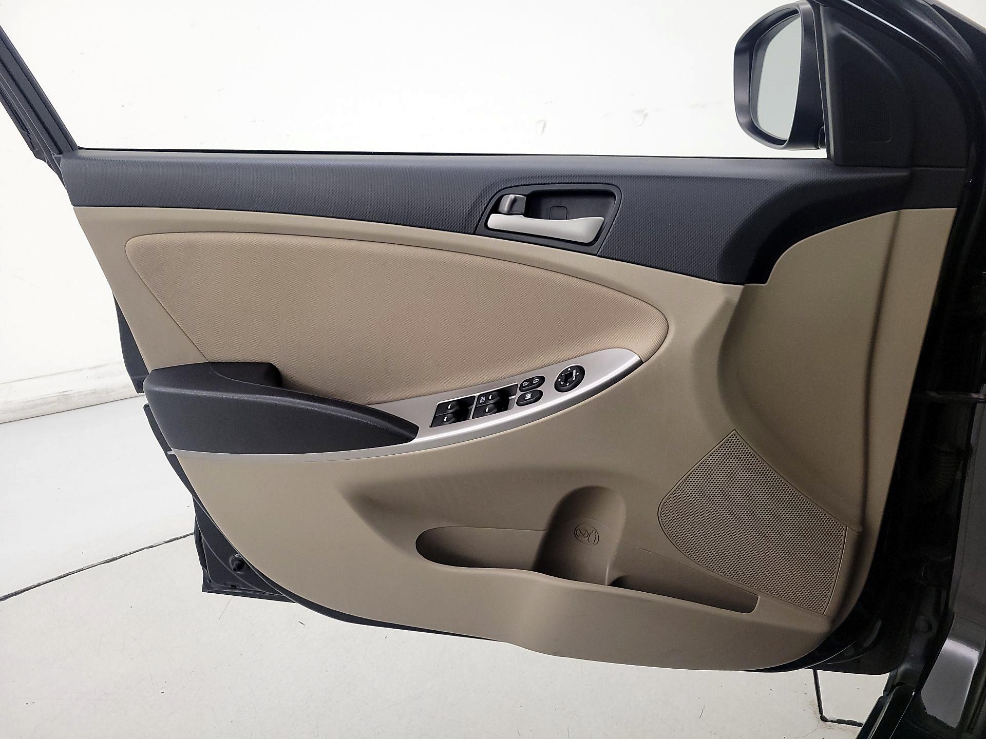 Thumbnail: 2016 Hyundai Accent - 12