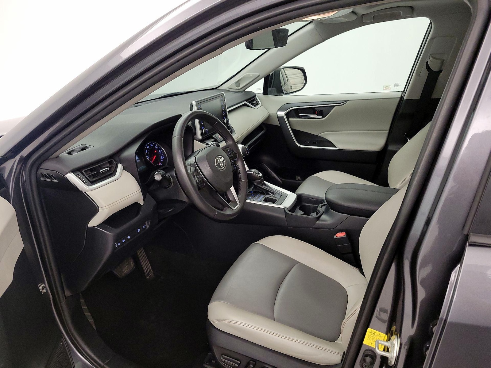 2020 Toyota RAV4 XLE Premium - Photo 12