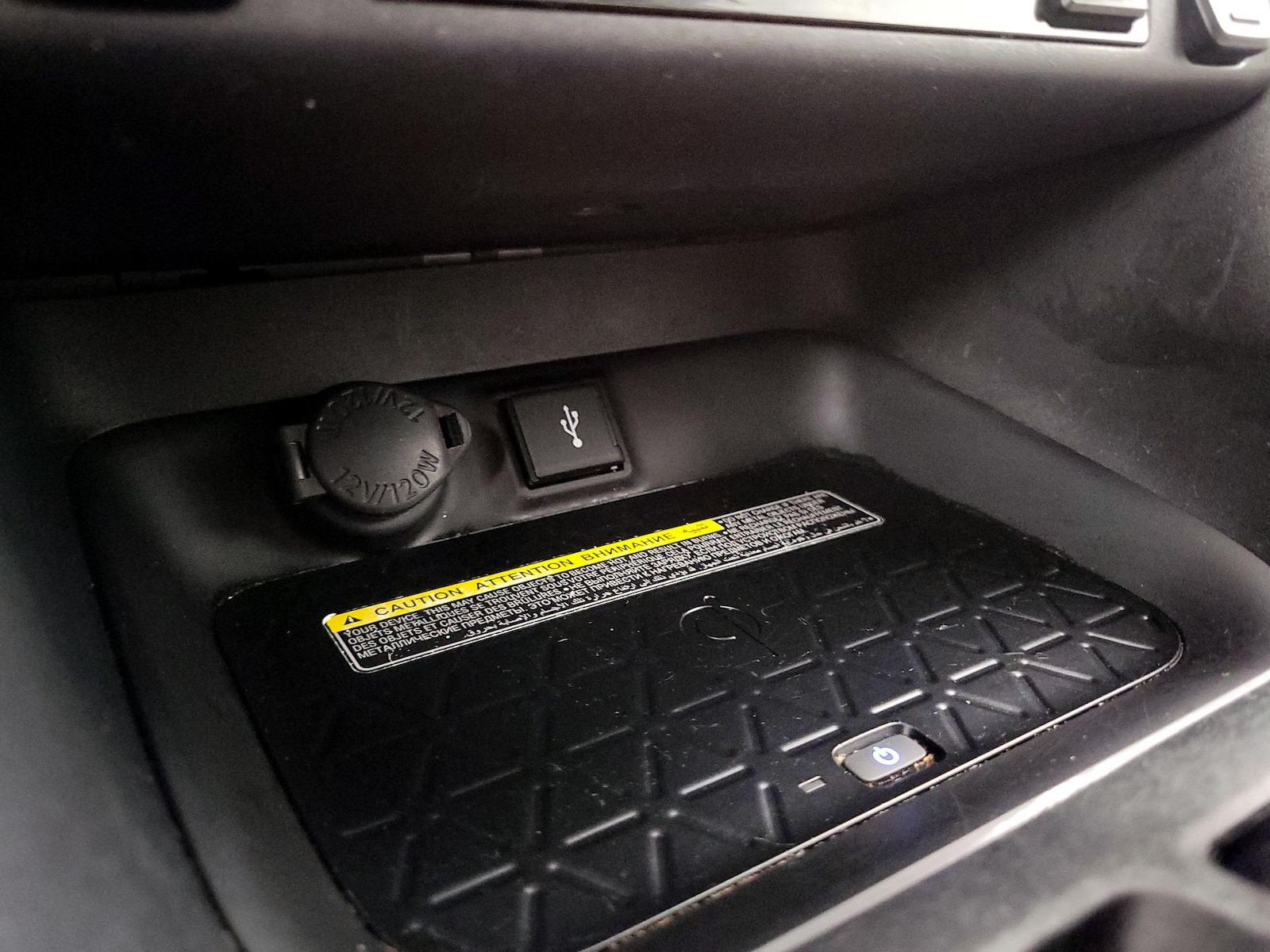2020 Toyota RAV4 XLE Premium - Photo 19