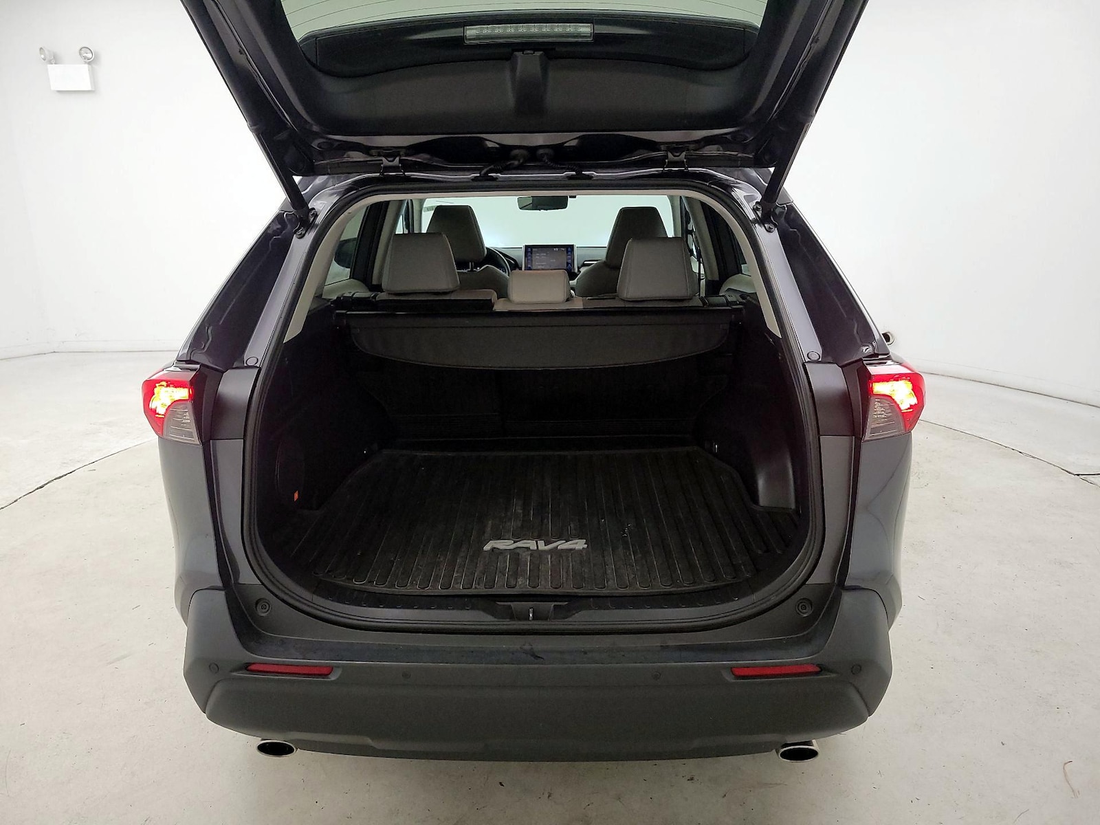 2020 Toyota RAV4 XLE Premium - Photo 22