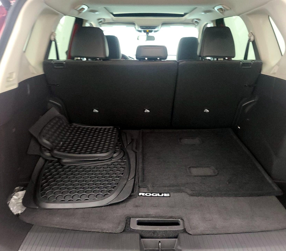 Trunk/Cargo (Seats Up)
