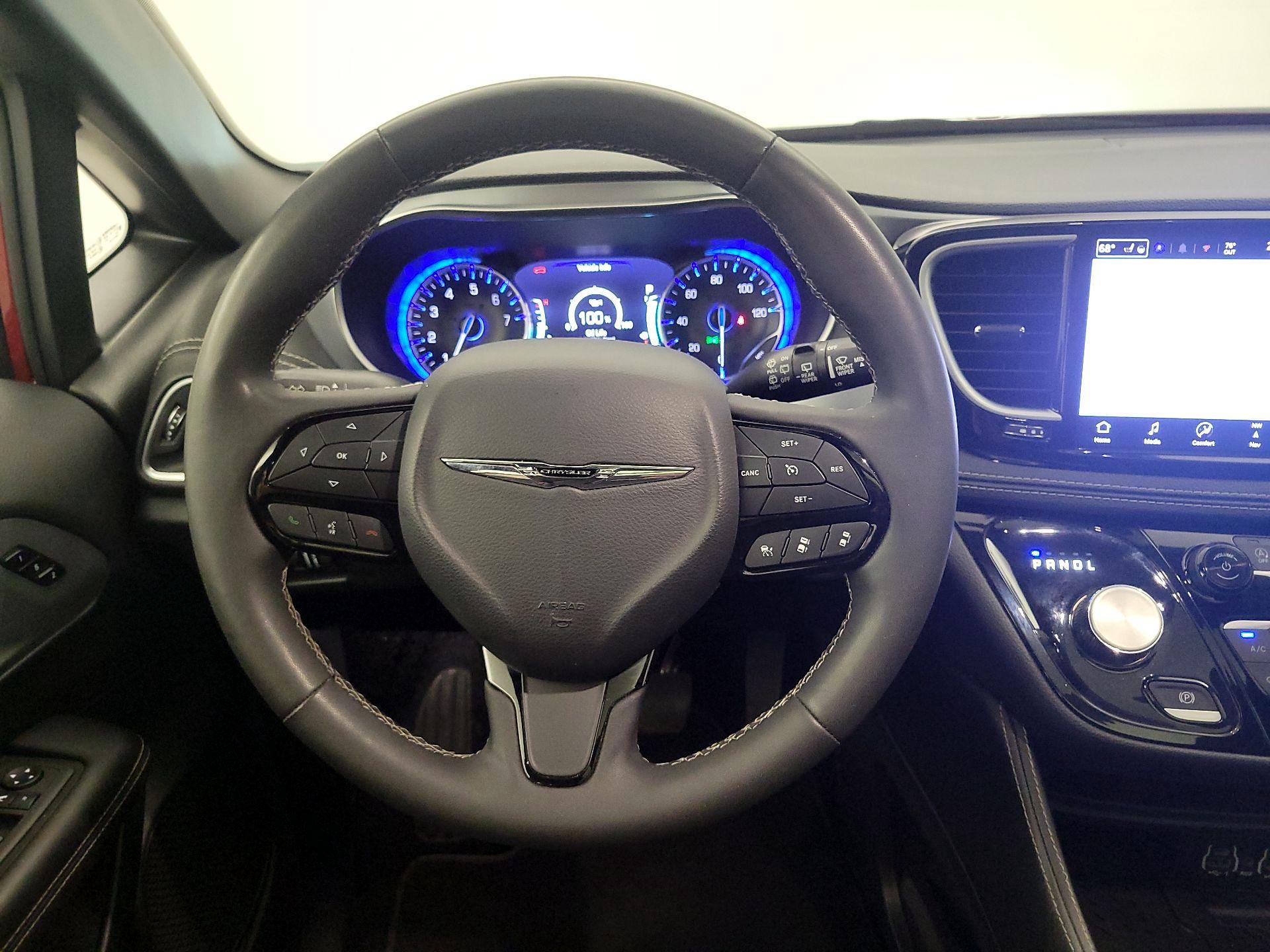 Thumbnail: 2025 Chrysler Pacifica - 10