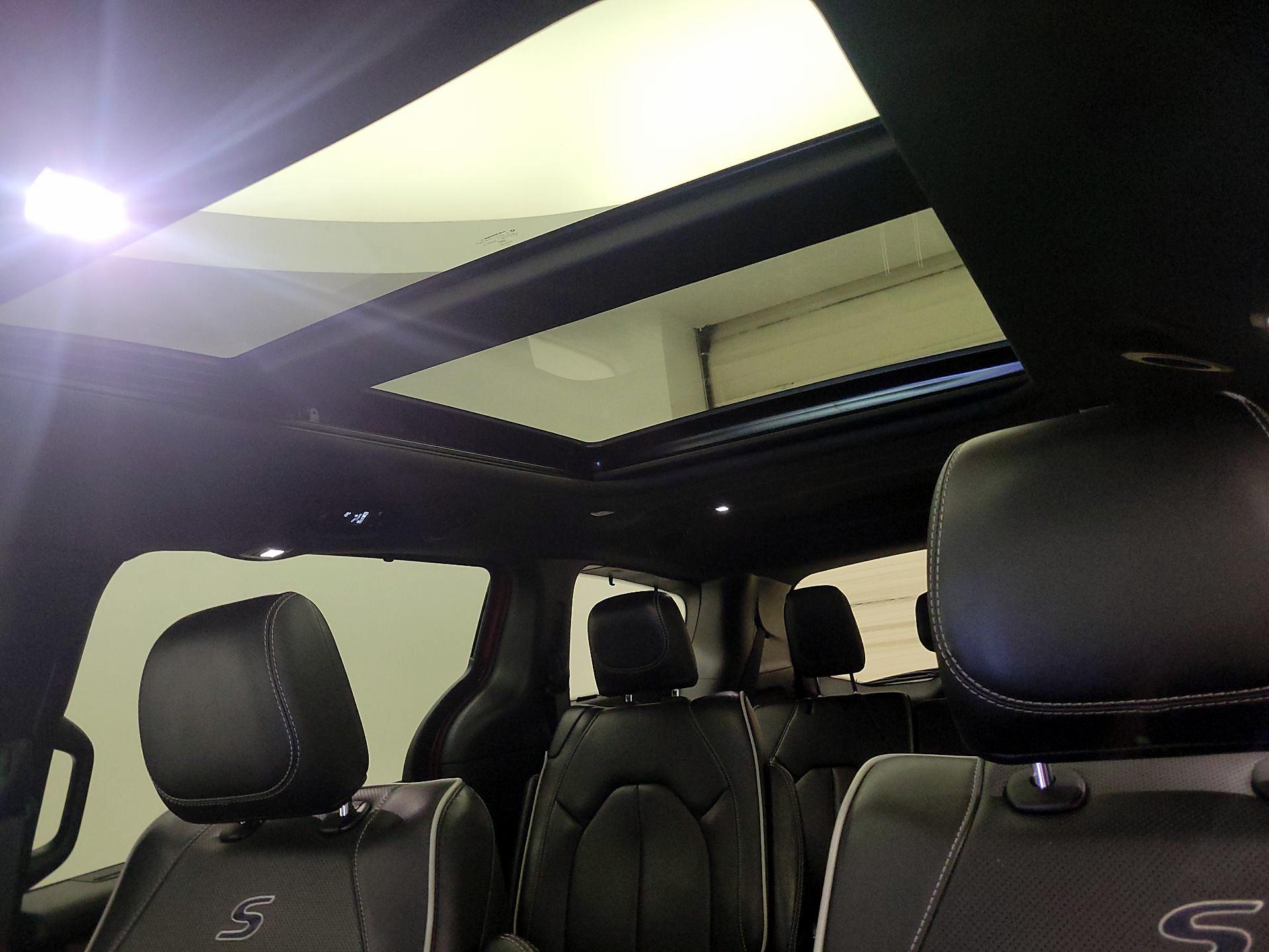 Thumbnail: 2025 Chrysler Pacifica - 19