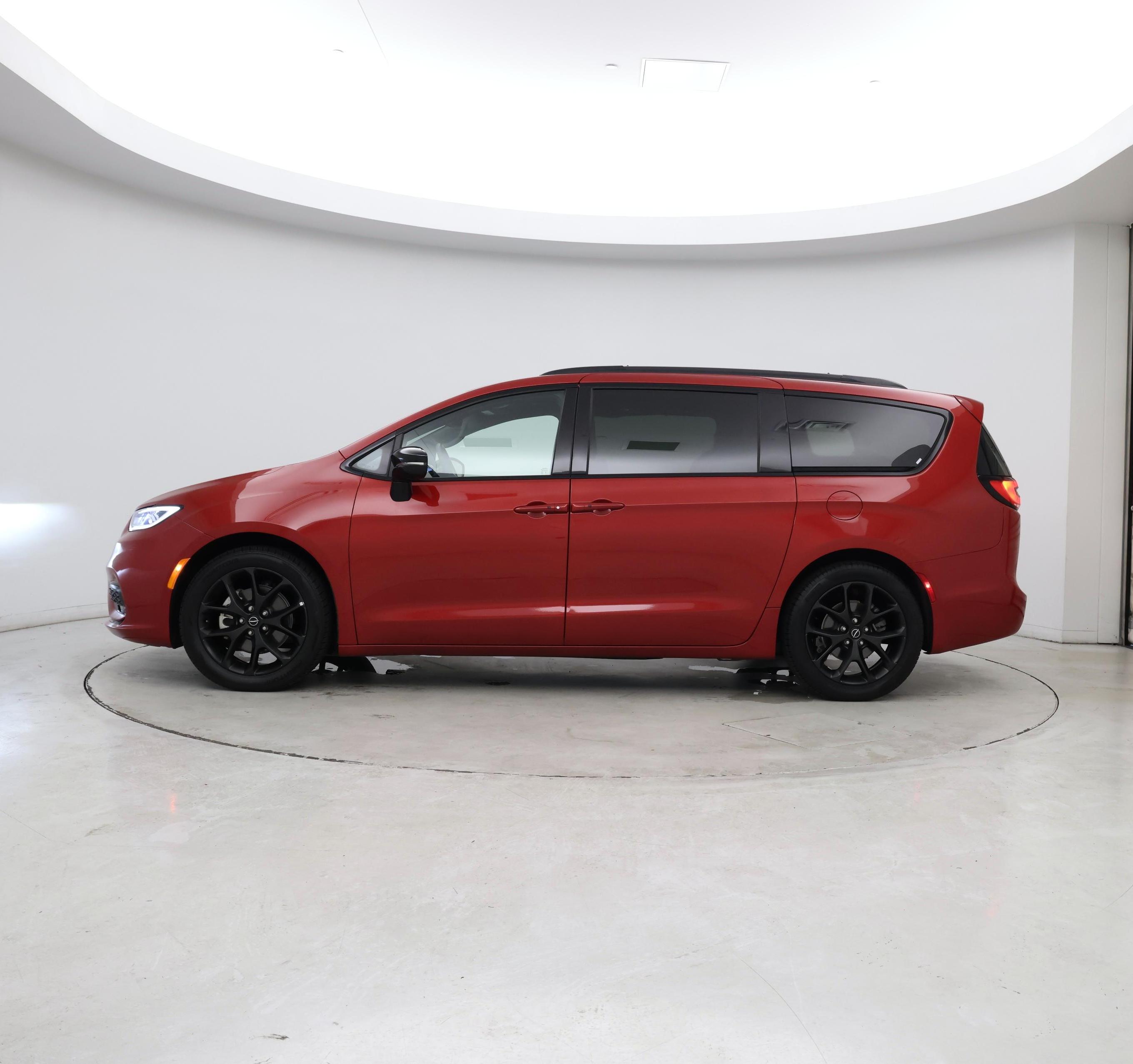 Thumbnail: 2025 Chrysler Pacifica - 3