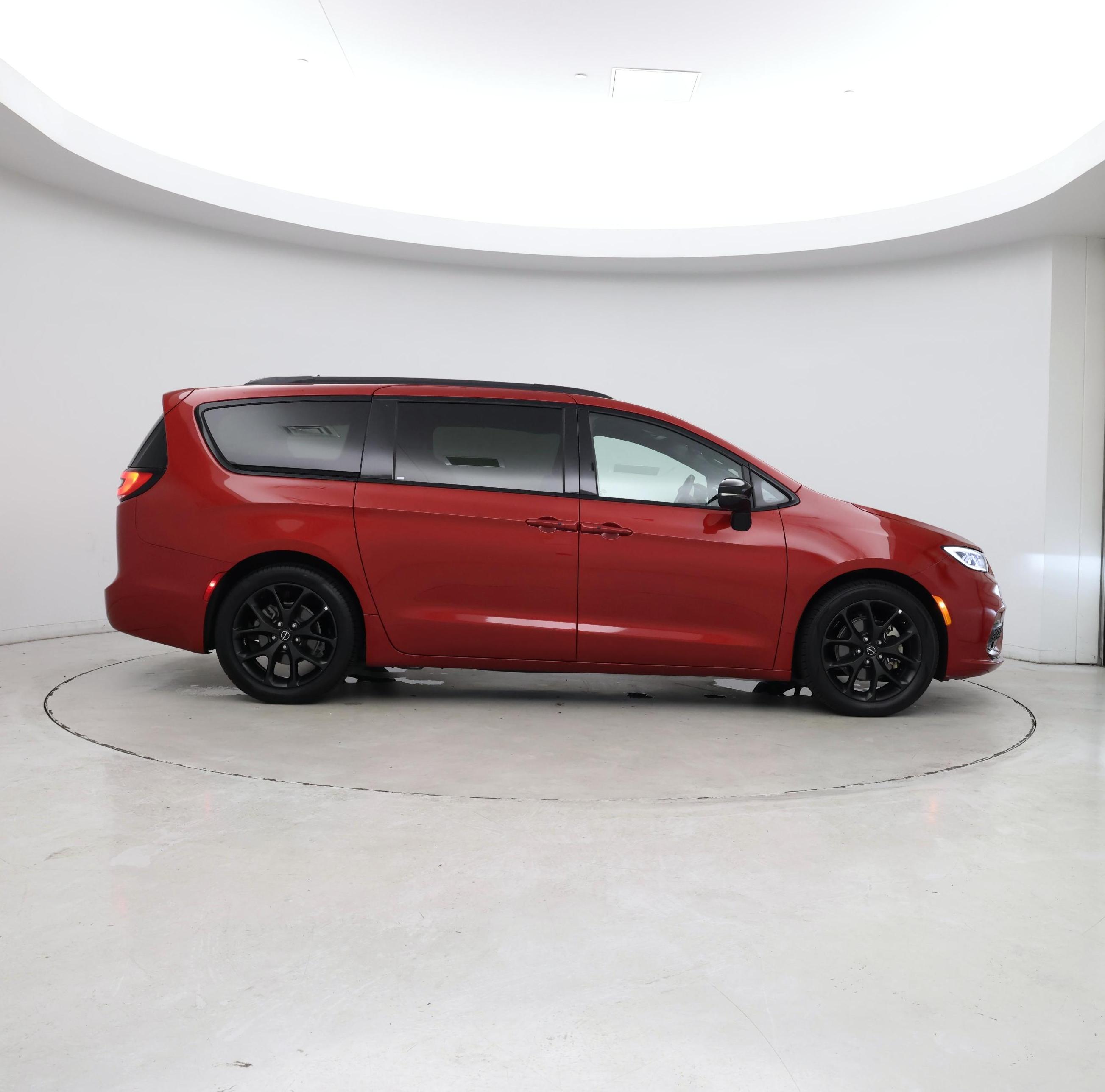 Thumbnail: 2025 Chrysler Pacifica - 7