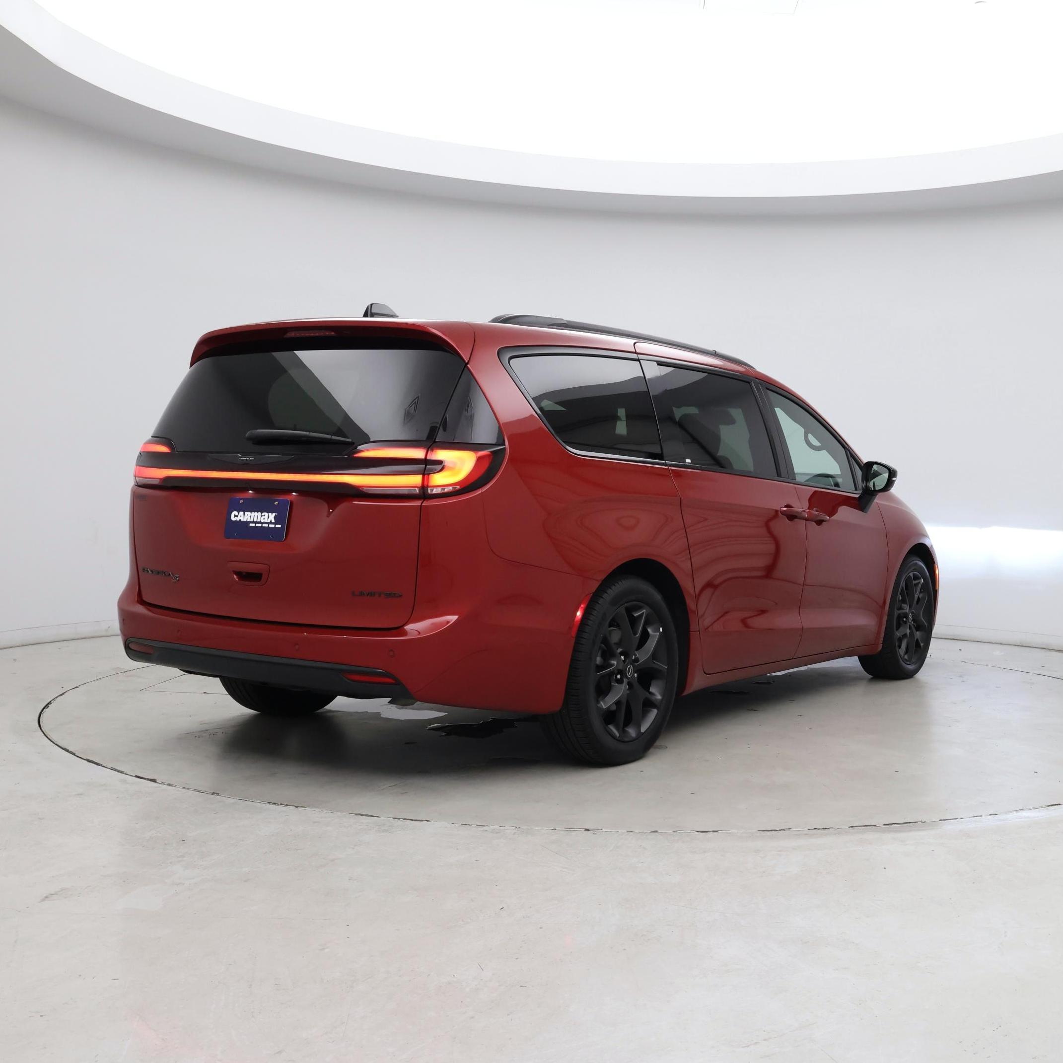 Thumbnail: 2025 Chrysler Pacifica - 8