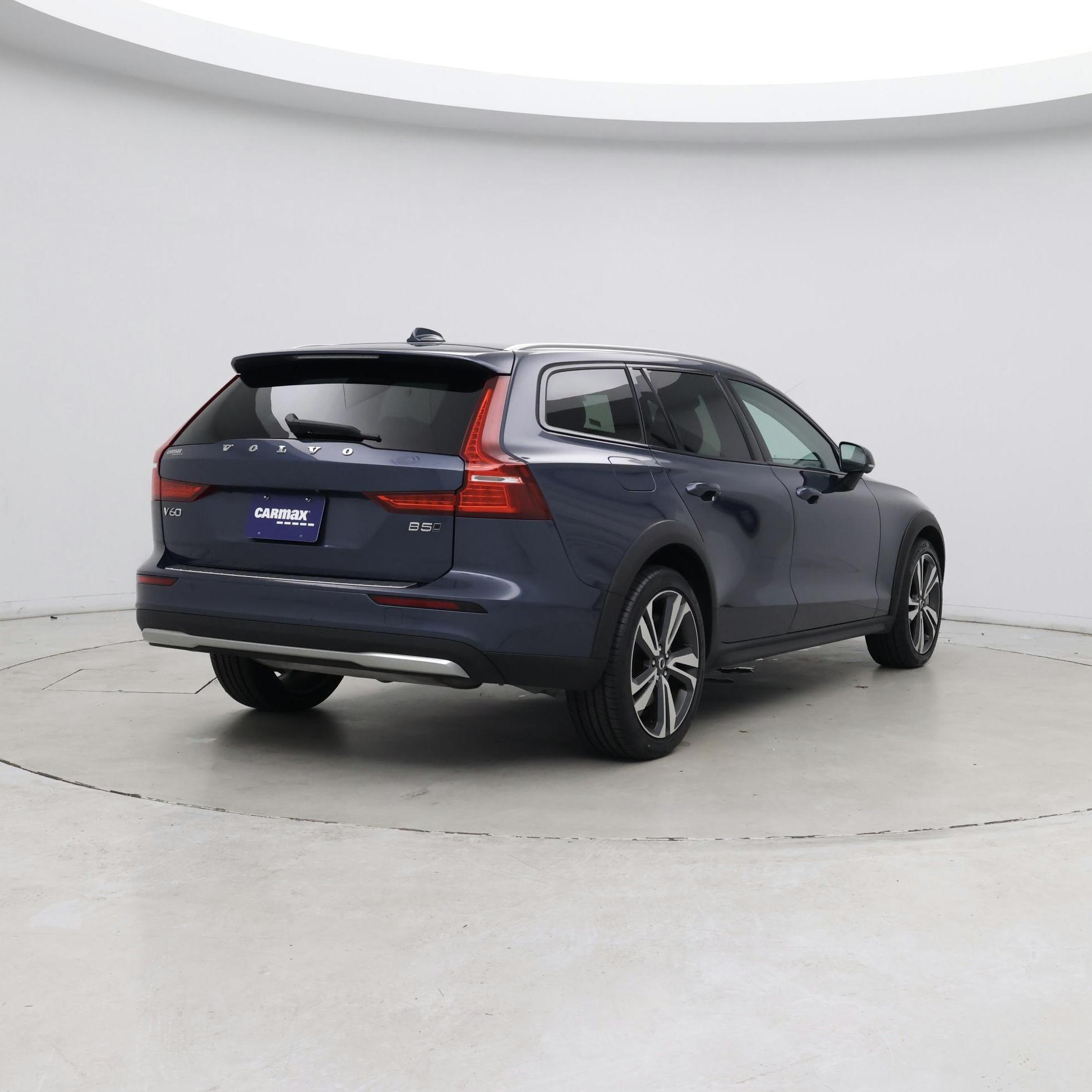 Thumbnail: 2025 Volvo S60 - 8