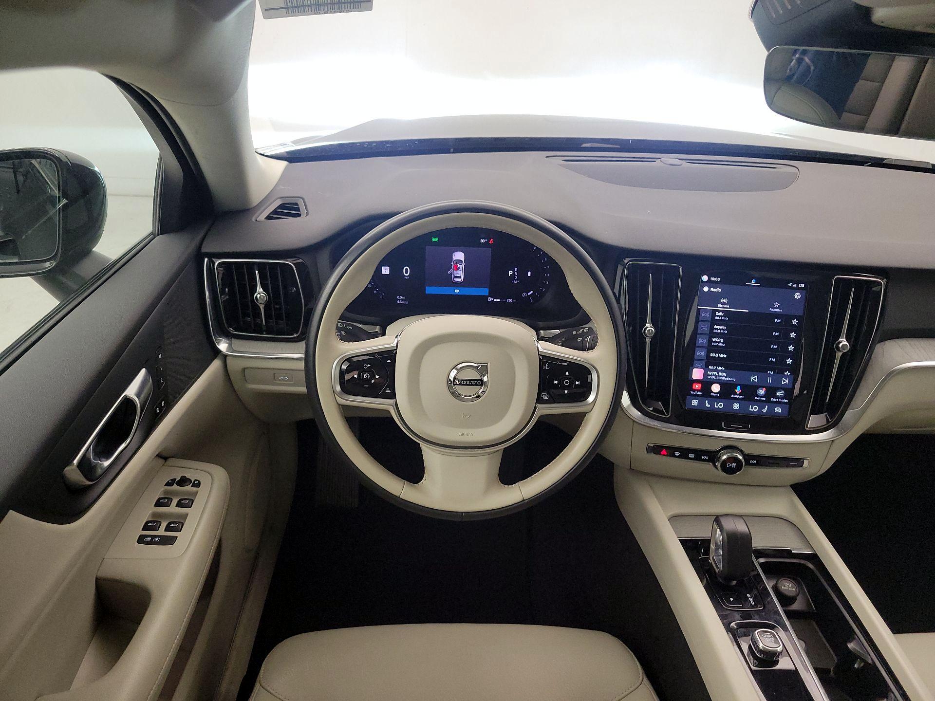 Thumbnail: 2025 Volvo S60 - 10