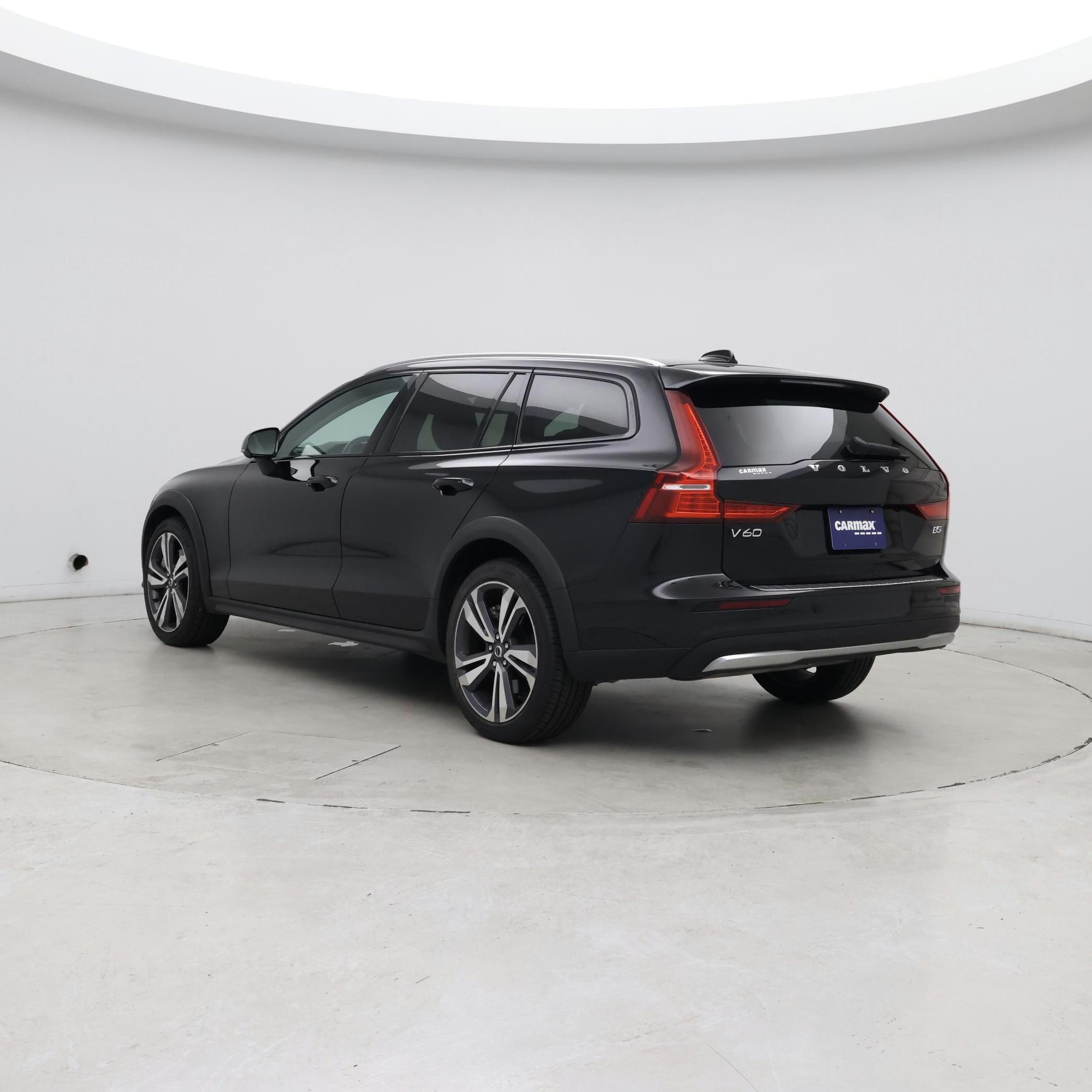 Thumbnail: 2025 Volvo S60 - 2