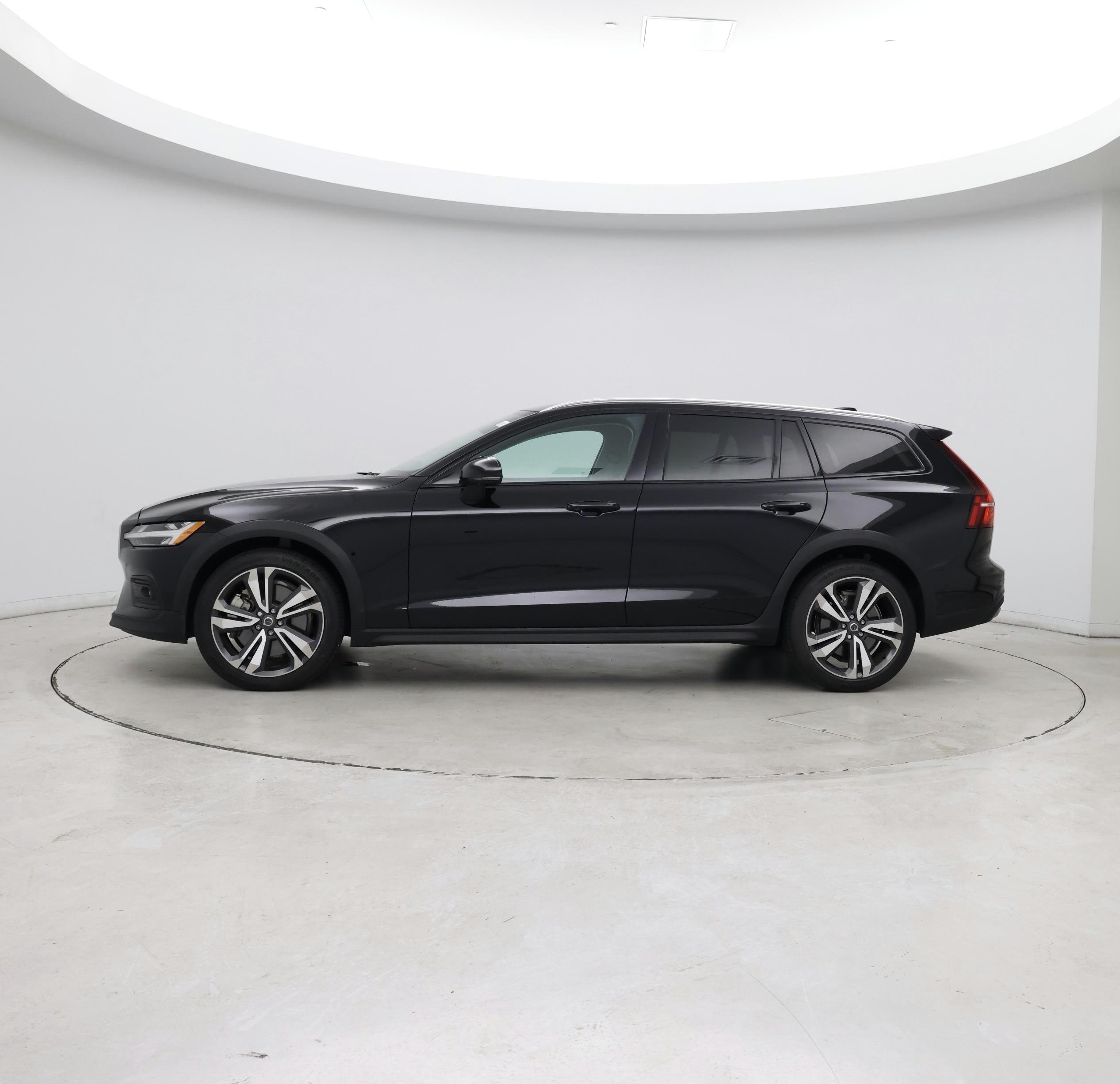Thumbnail: 2025 Volvo S60 - 3
