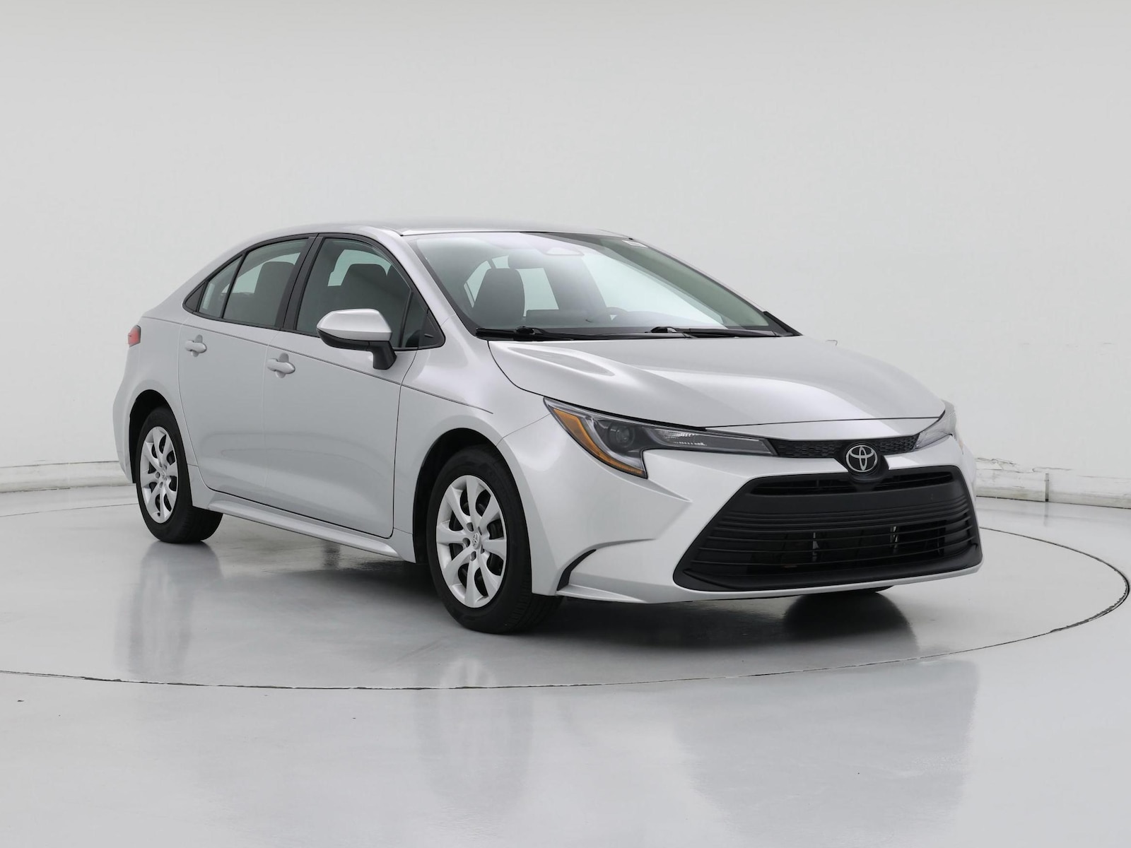 2024 Toyota Corolla LE - Photo 2