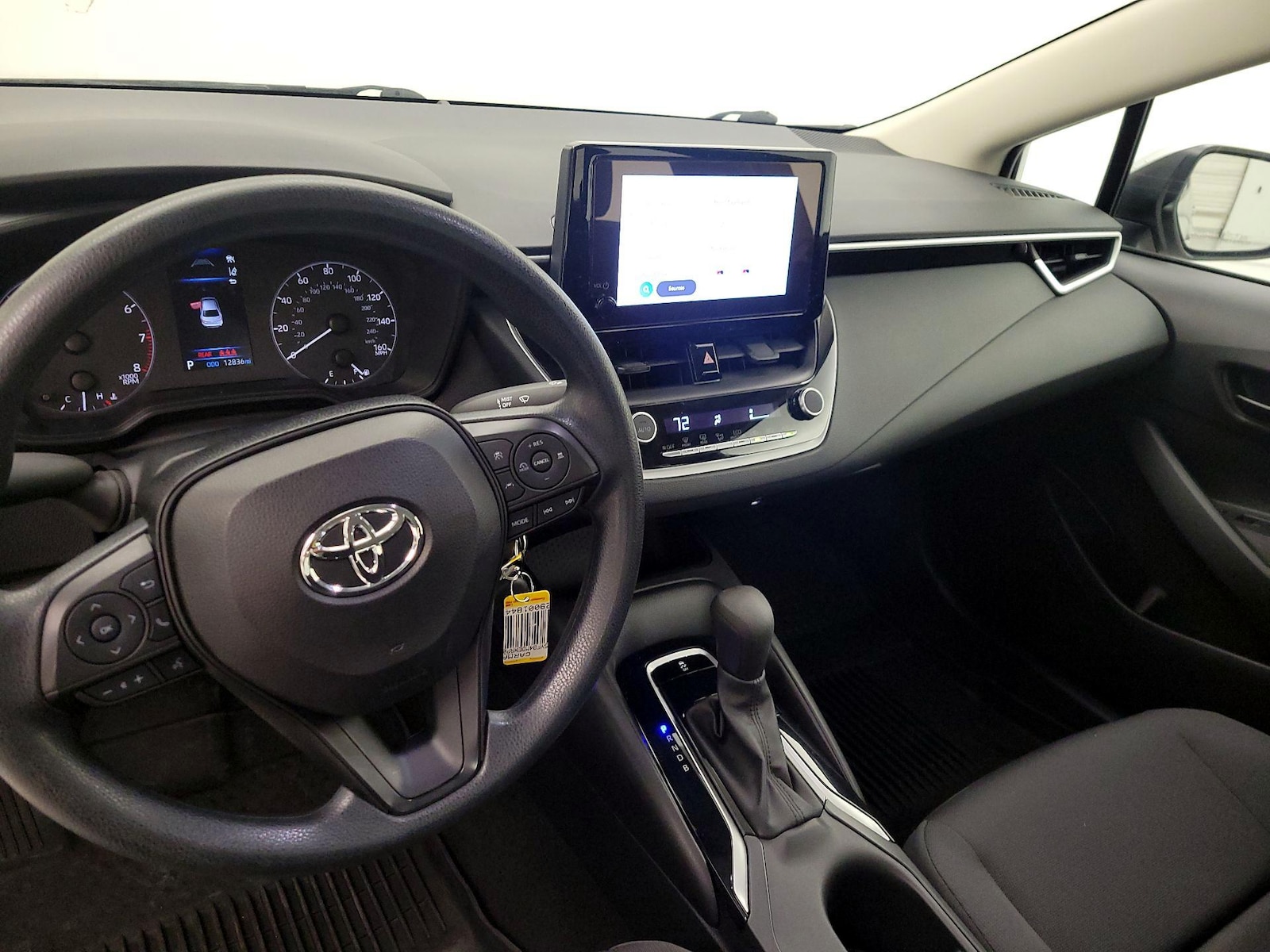 2024 Toyota Corolla LE - Photo 10