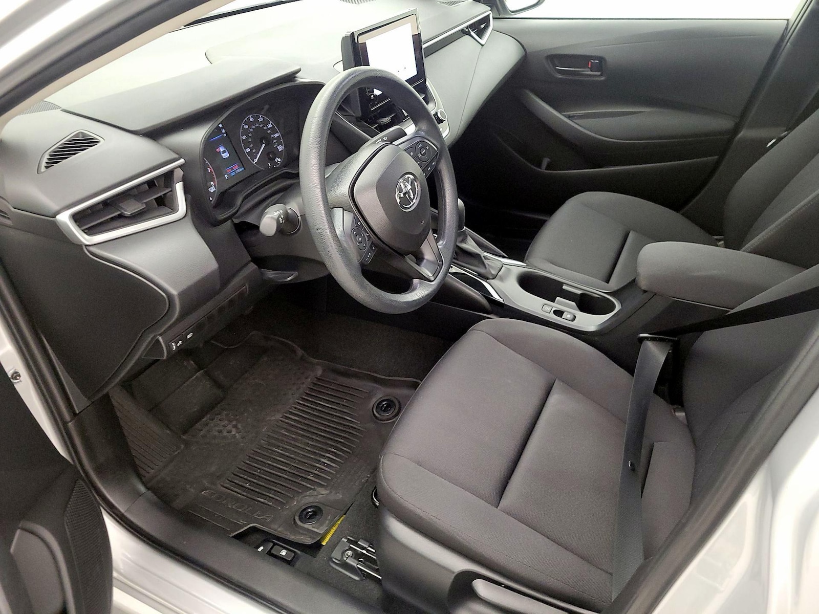 2024 Toyota Corolla LE - Photo 12