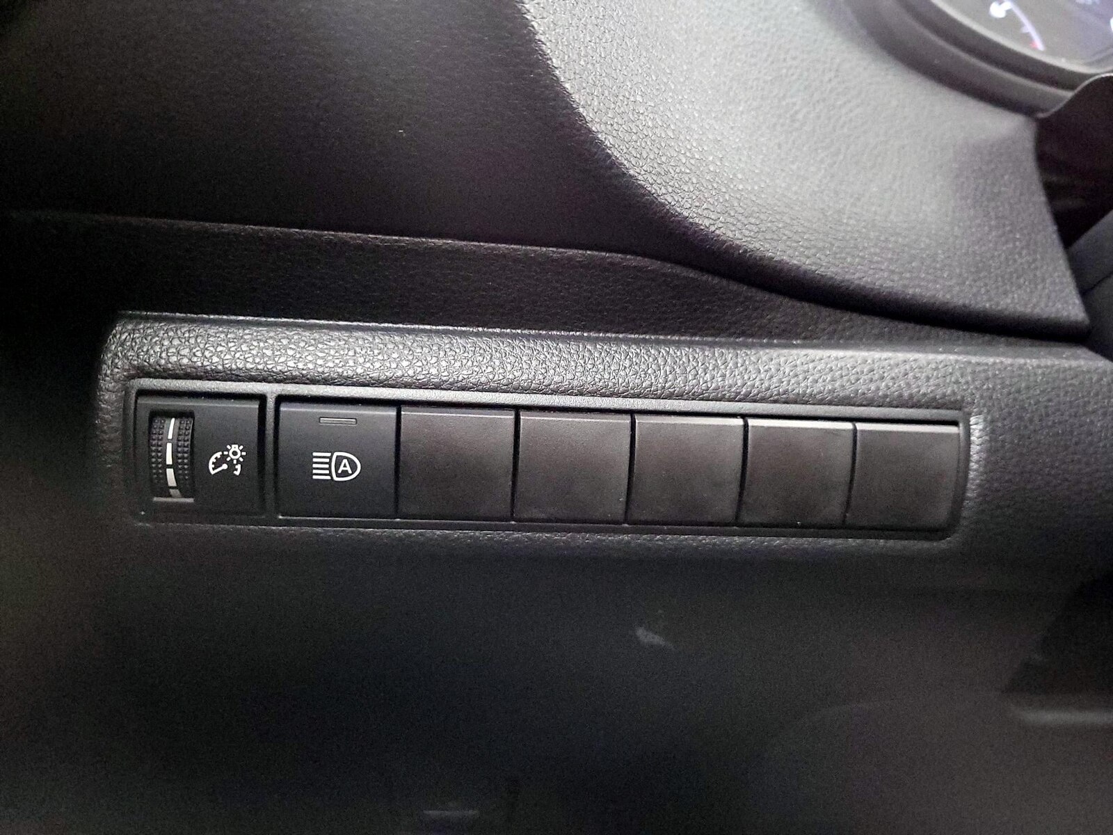 2024 Toyota Corolla LE - Photo 14