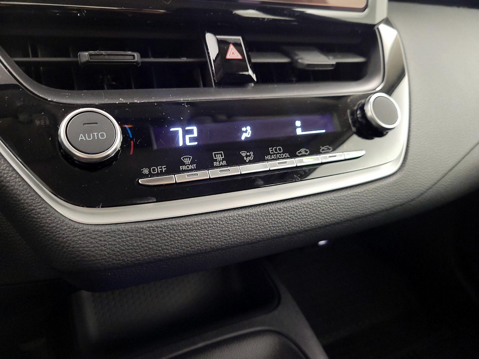 2024 Toyota Corolla LE - Photo 17