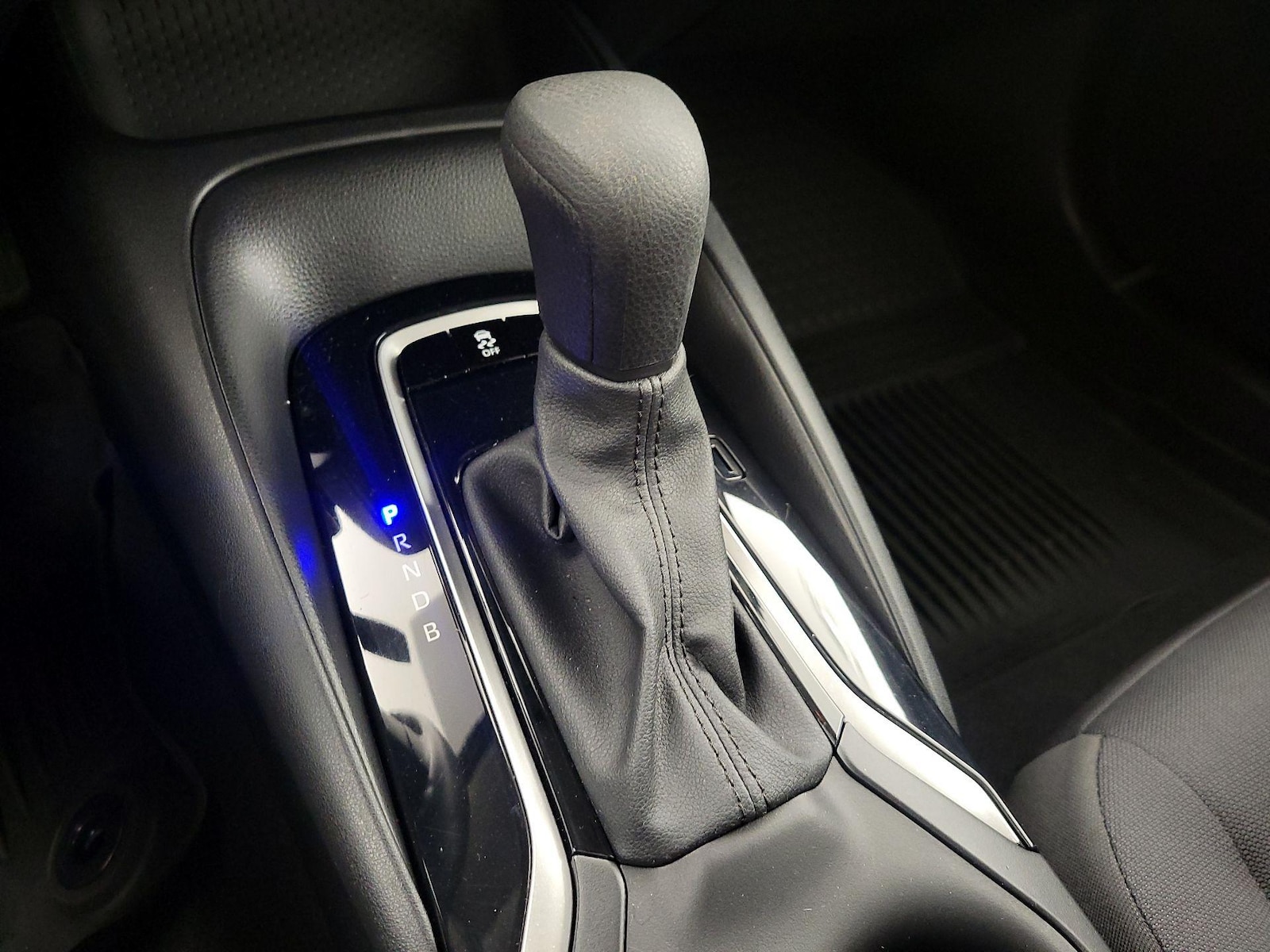 2024 Toyota Corolla LE - Photo 18