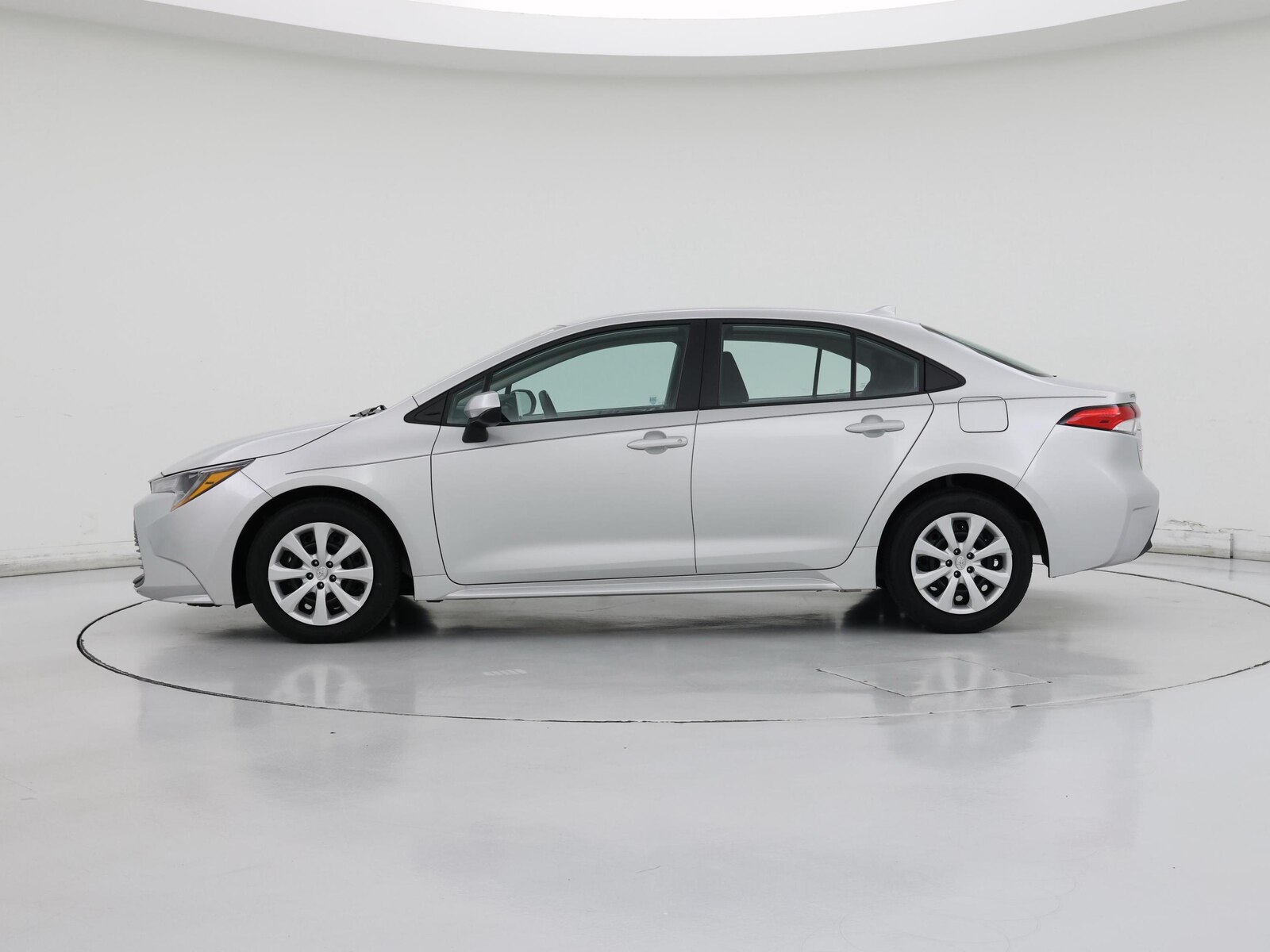 2024 Toyota Corolla LE - Photo 4