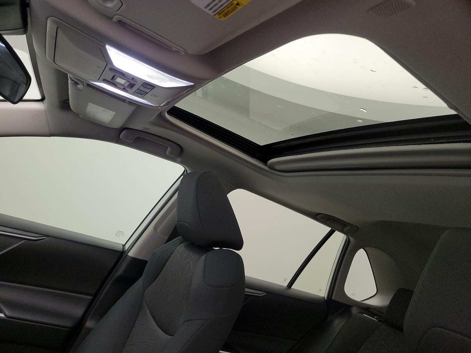 Sunroof(s) & Overhead Airbags