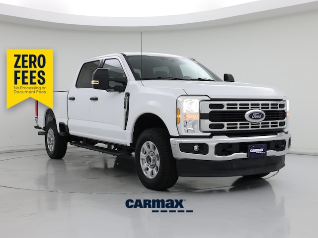 White 2024 Ford F-250 Super Duty Pickup Truck Four-Wheel Drive Automatic
