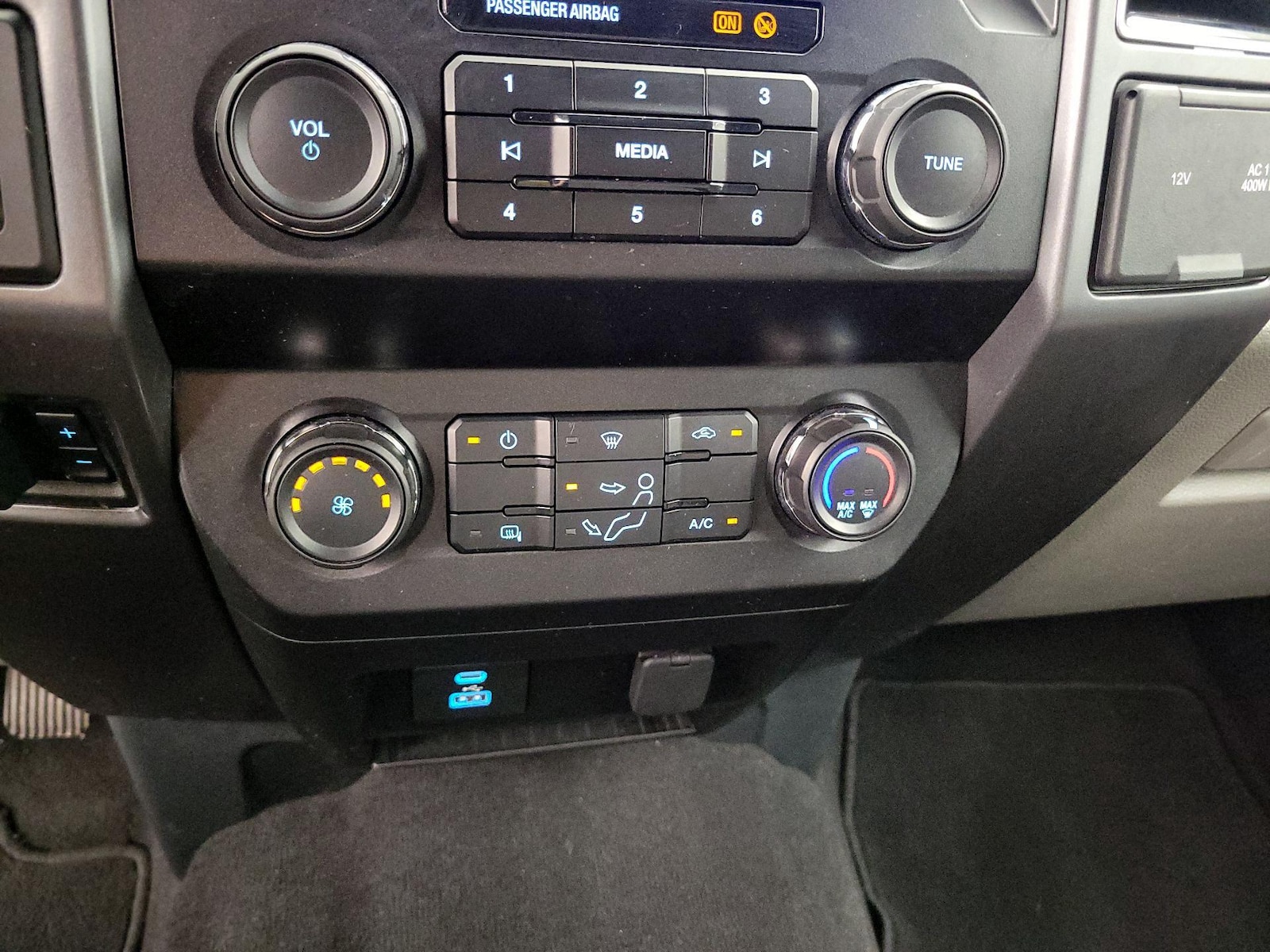 2022 Ford F-250 Super Duty XLT - Photo 17